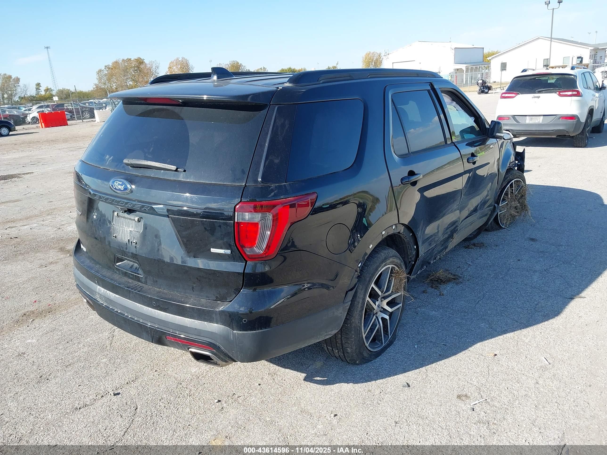 FORD EXPLORER image 4