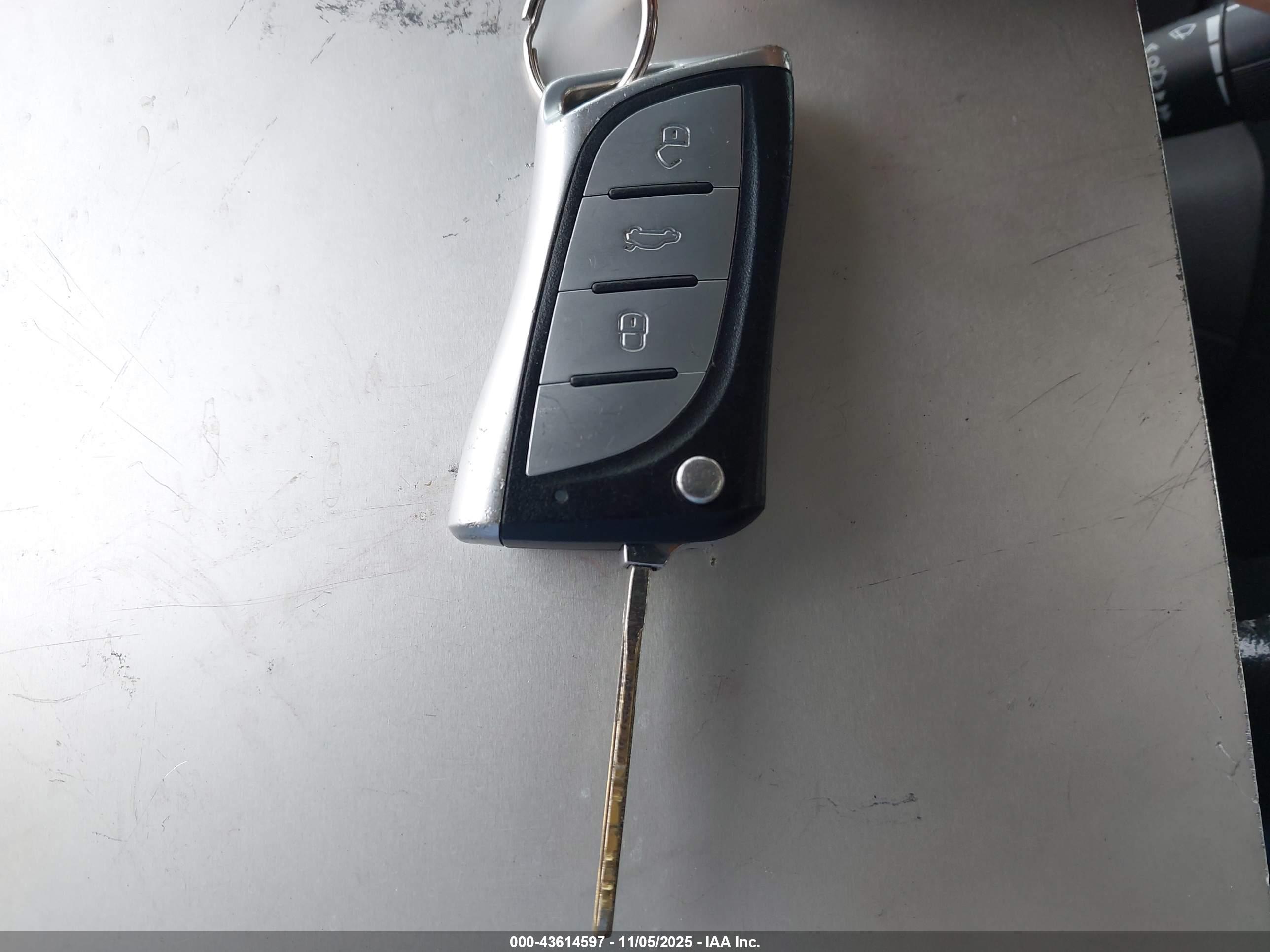 SUBARU FORESTER image 11