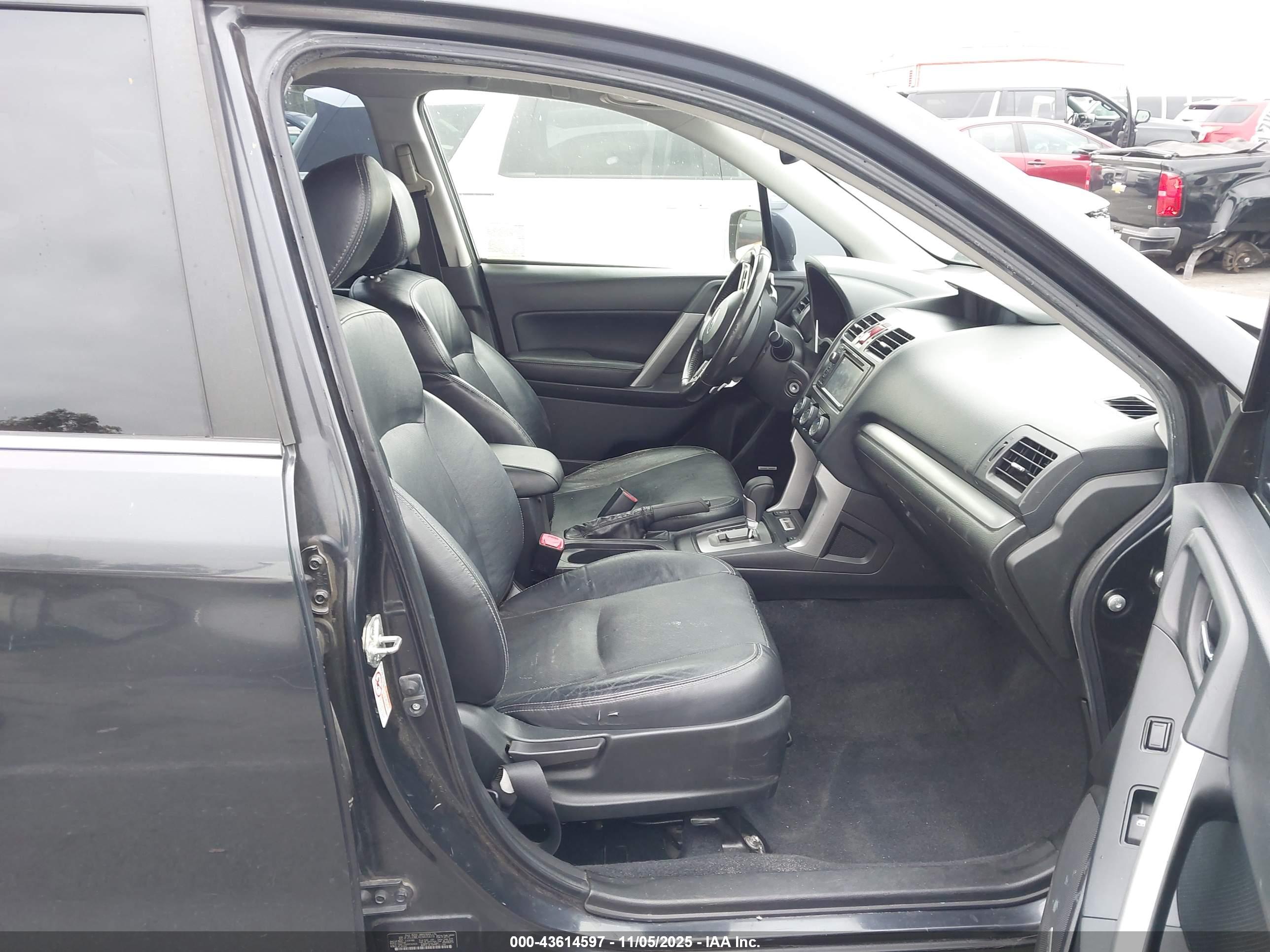 SUBARU FORESTER image 5