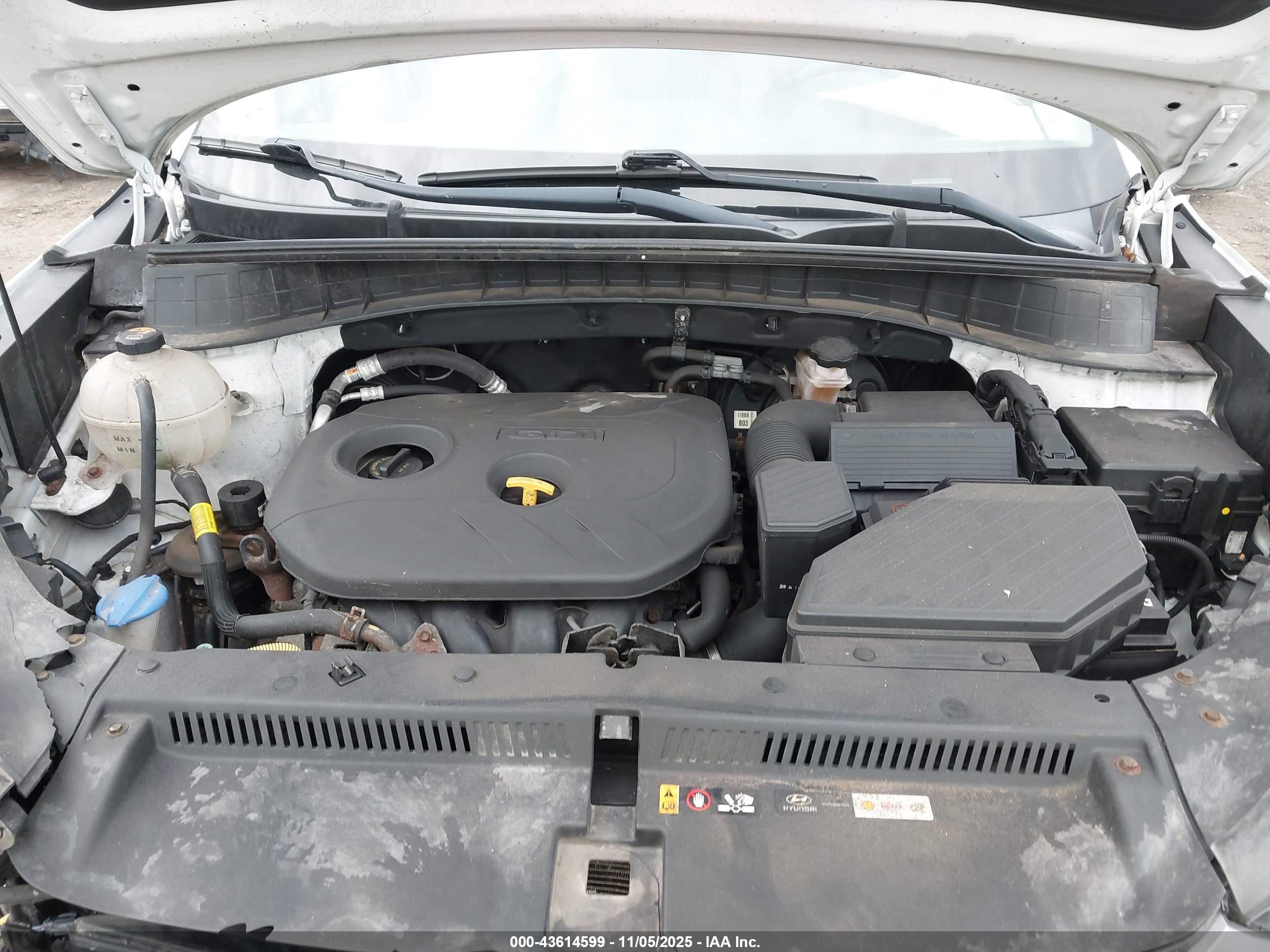 HYUNDAI TUCSON image 10