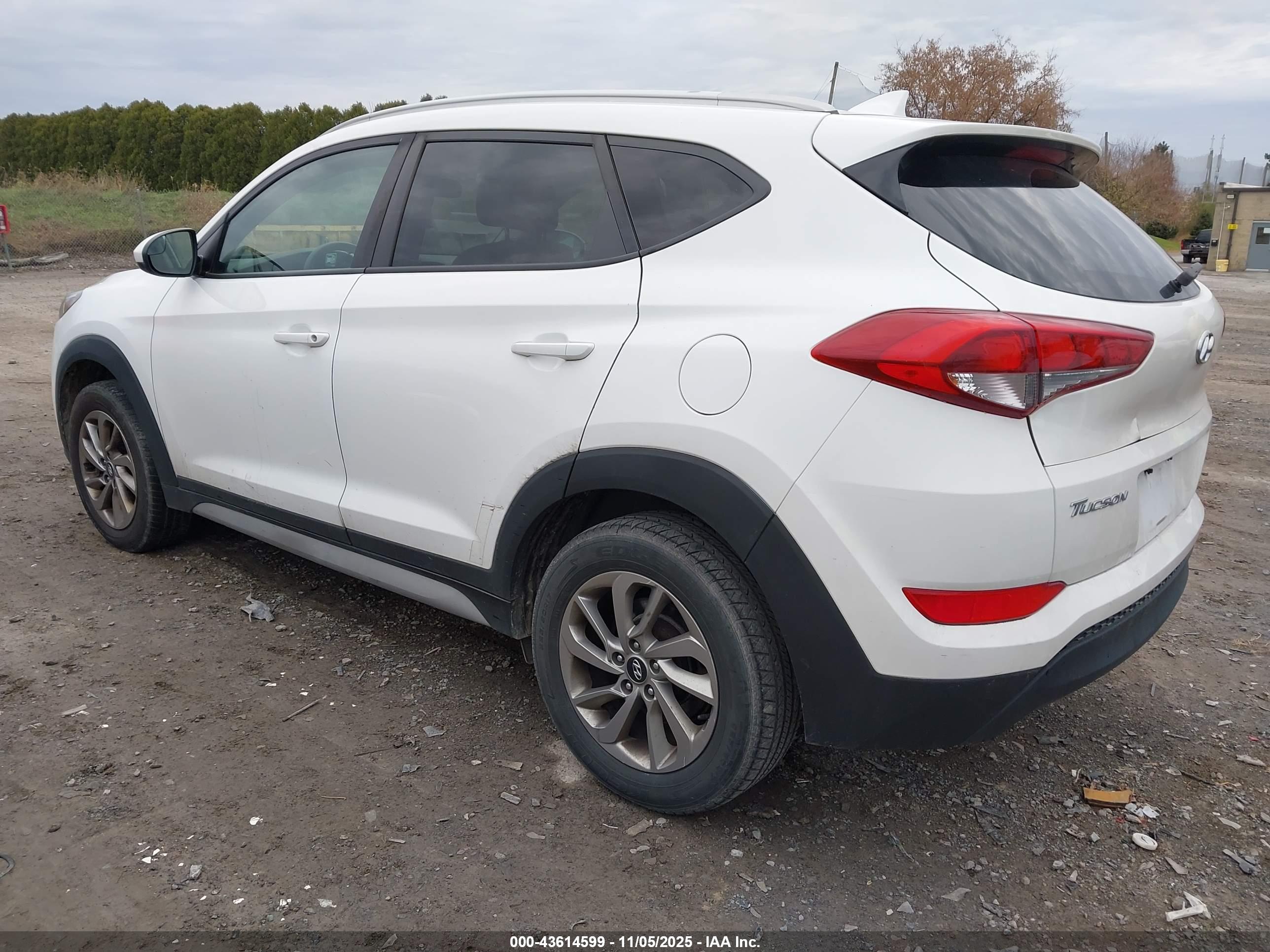 HYUNDAI TUCSON image 3