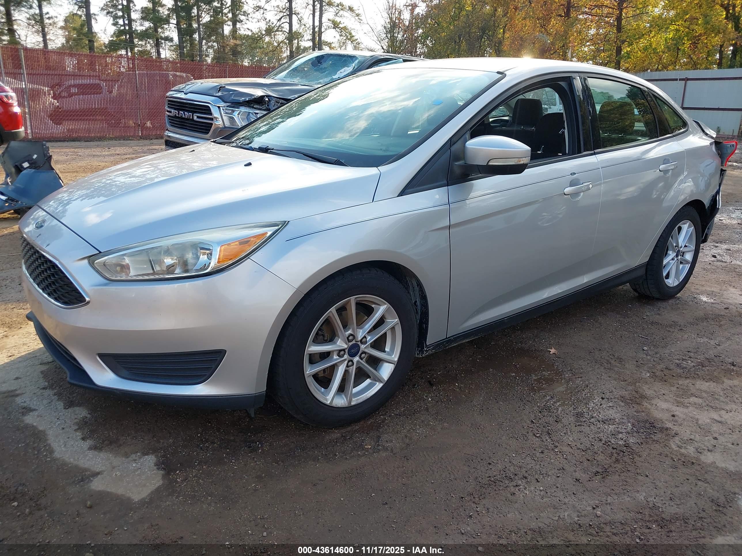 FORD FOCUS image 2