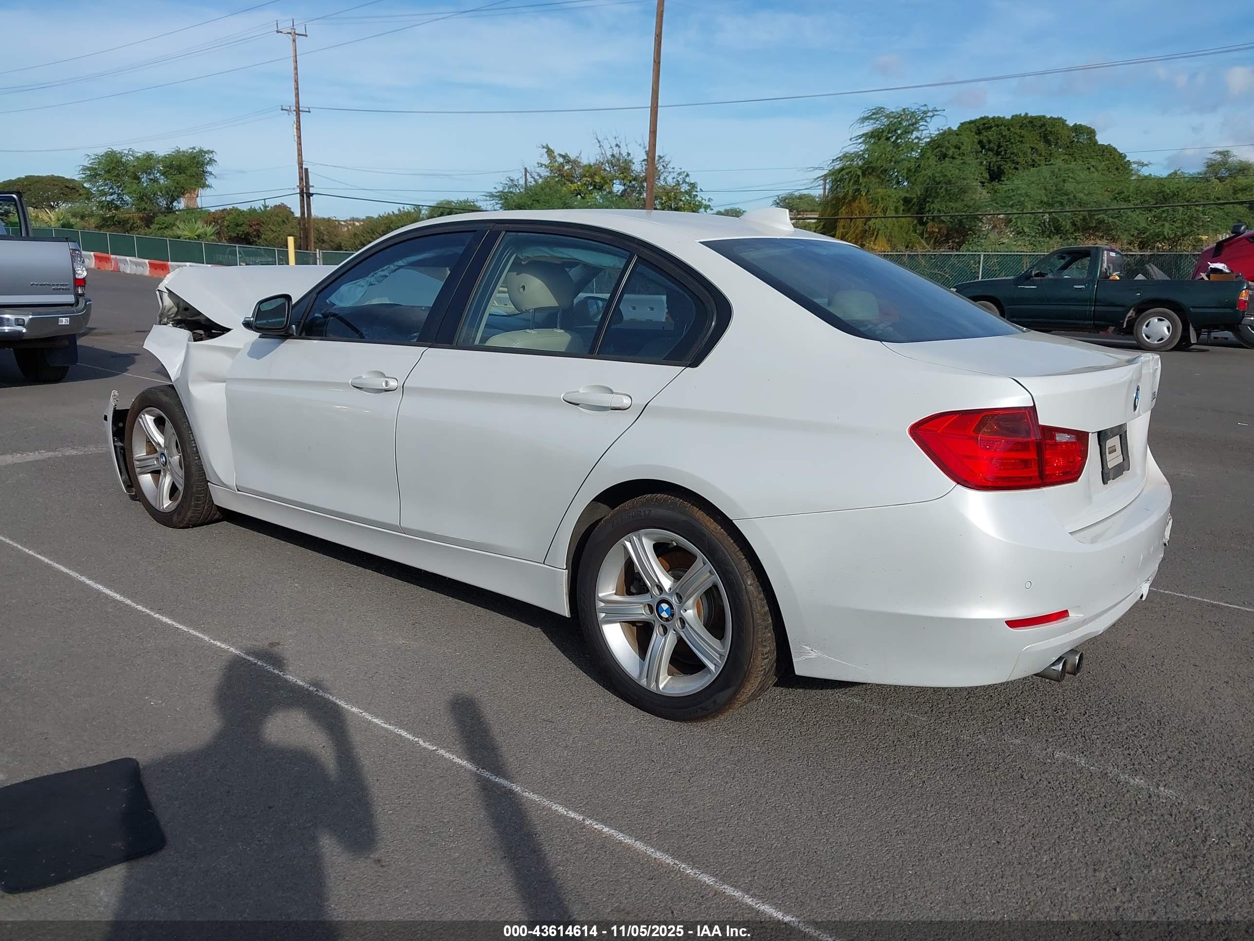 BMW 328I image 3