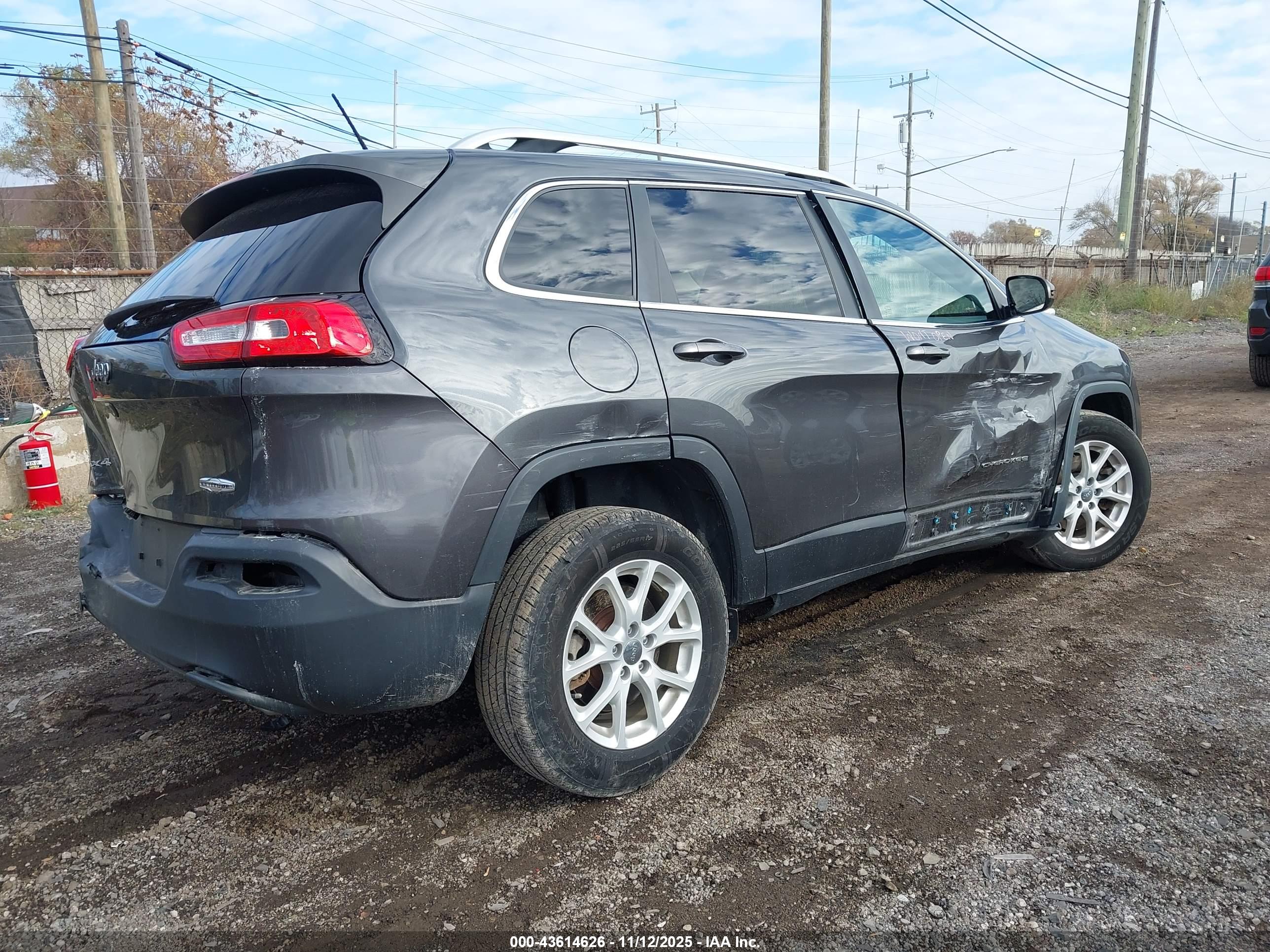 JEEP CHEROKEE image 4