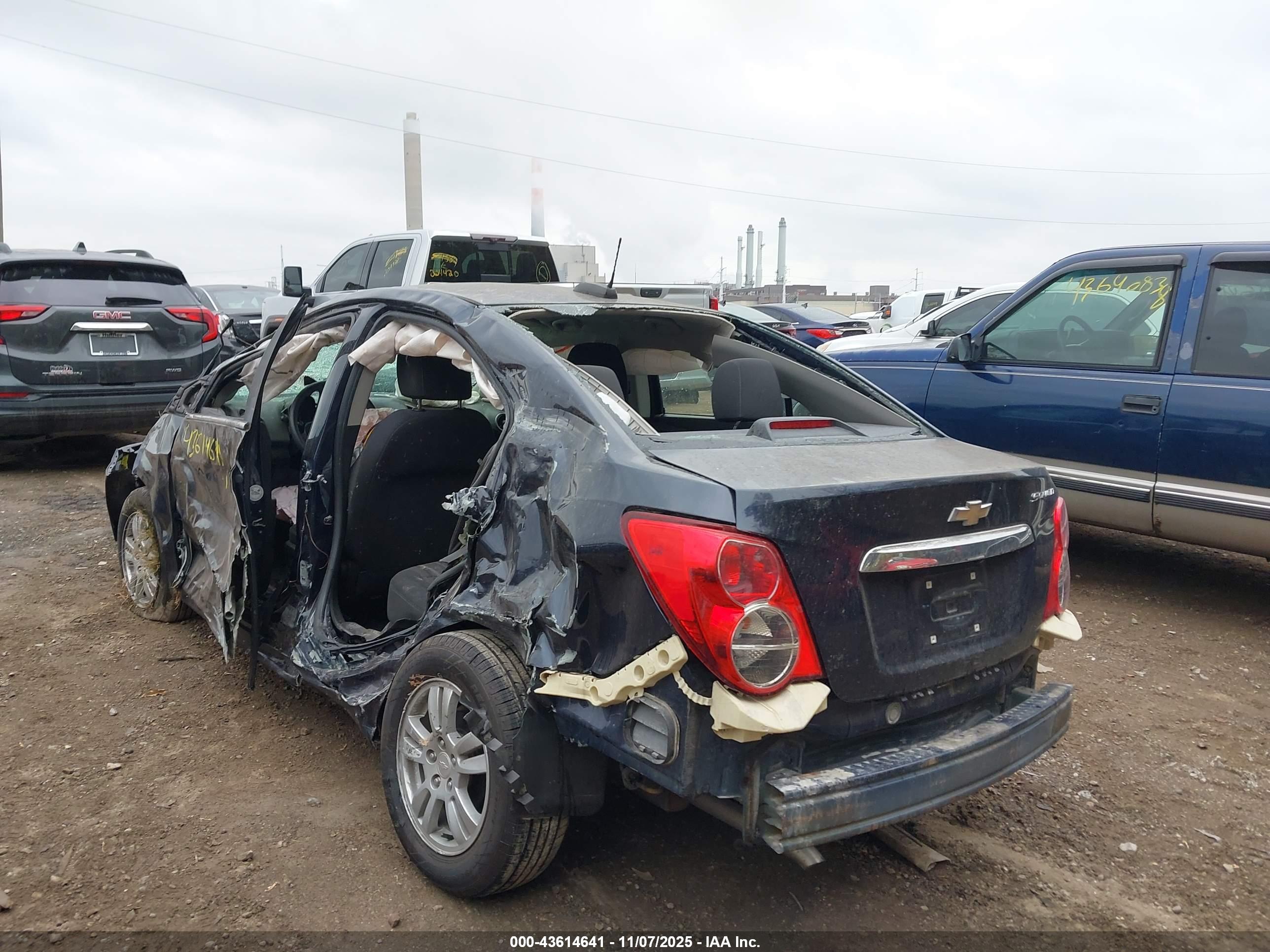 CHEVROLET SONIC image 3