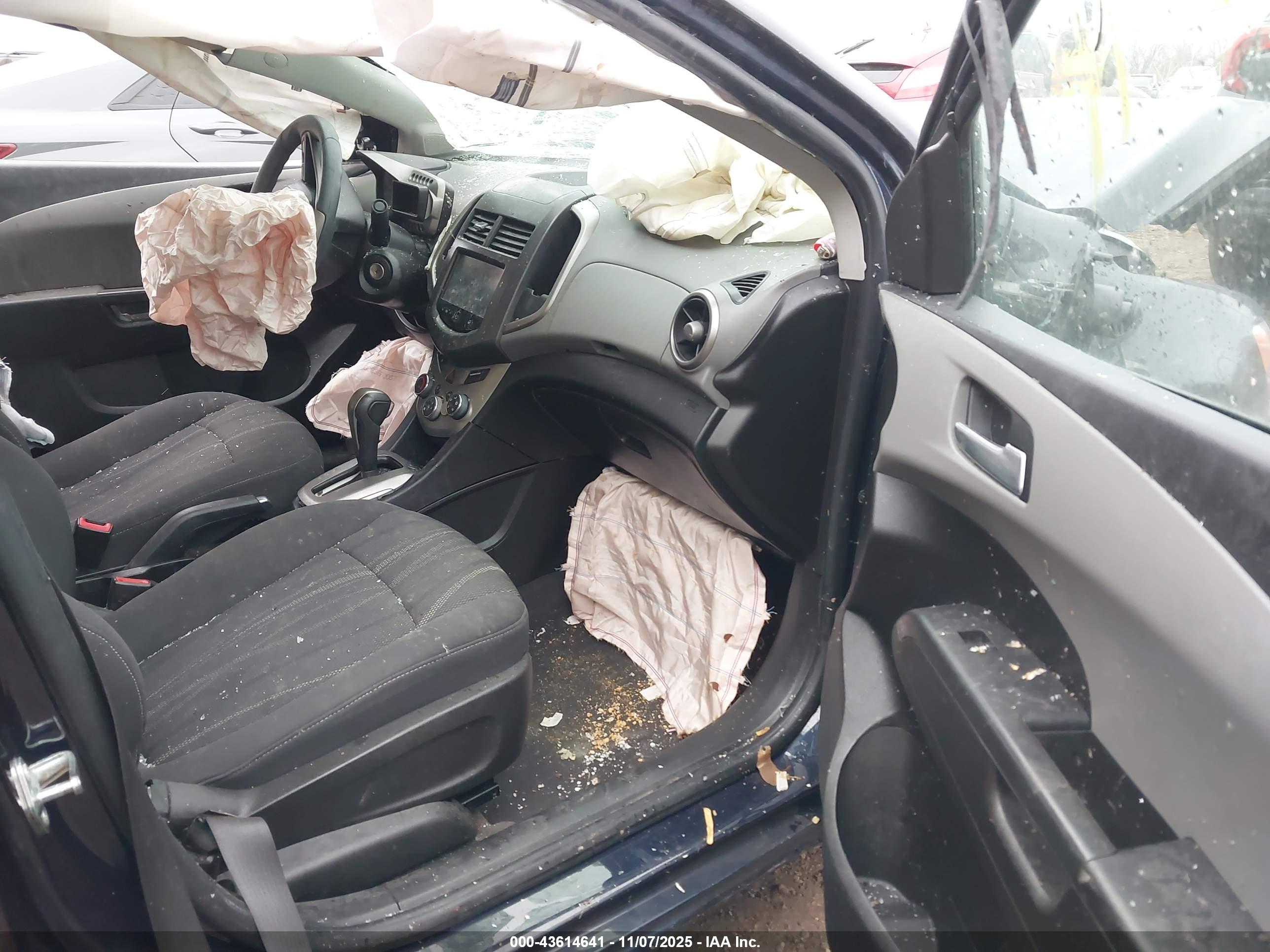 CHEVROLET SONIC image 5