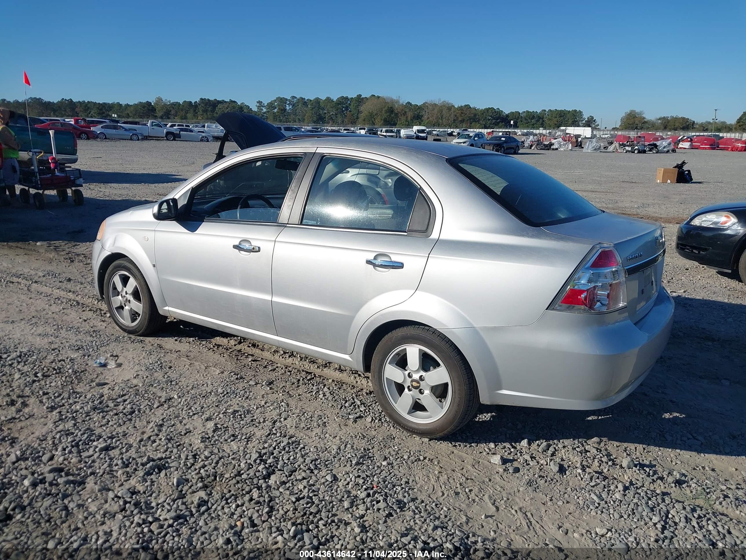 CHEVROLET AVEO image 3