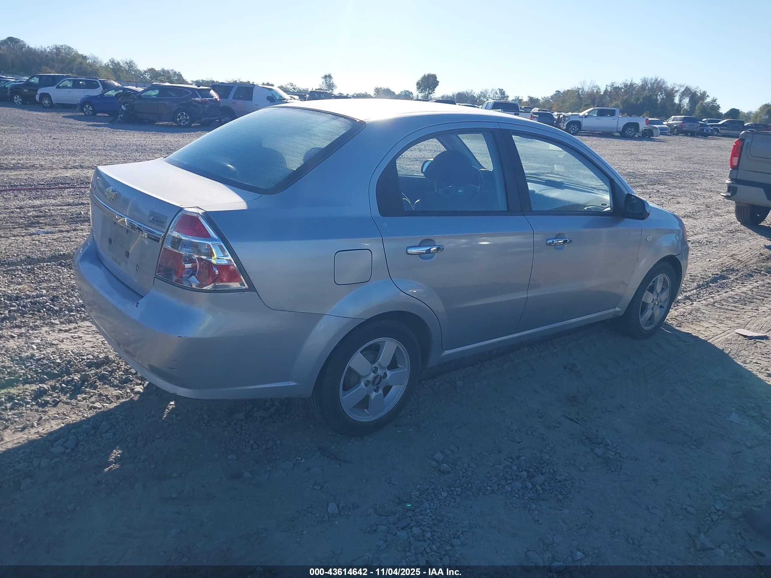 CHEVROLET AVEO image 4