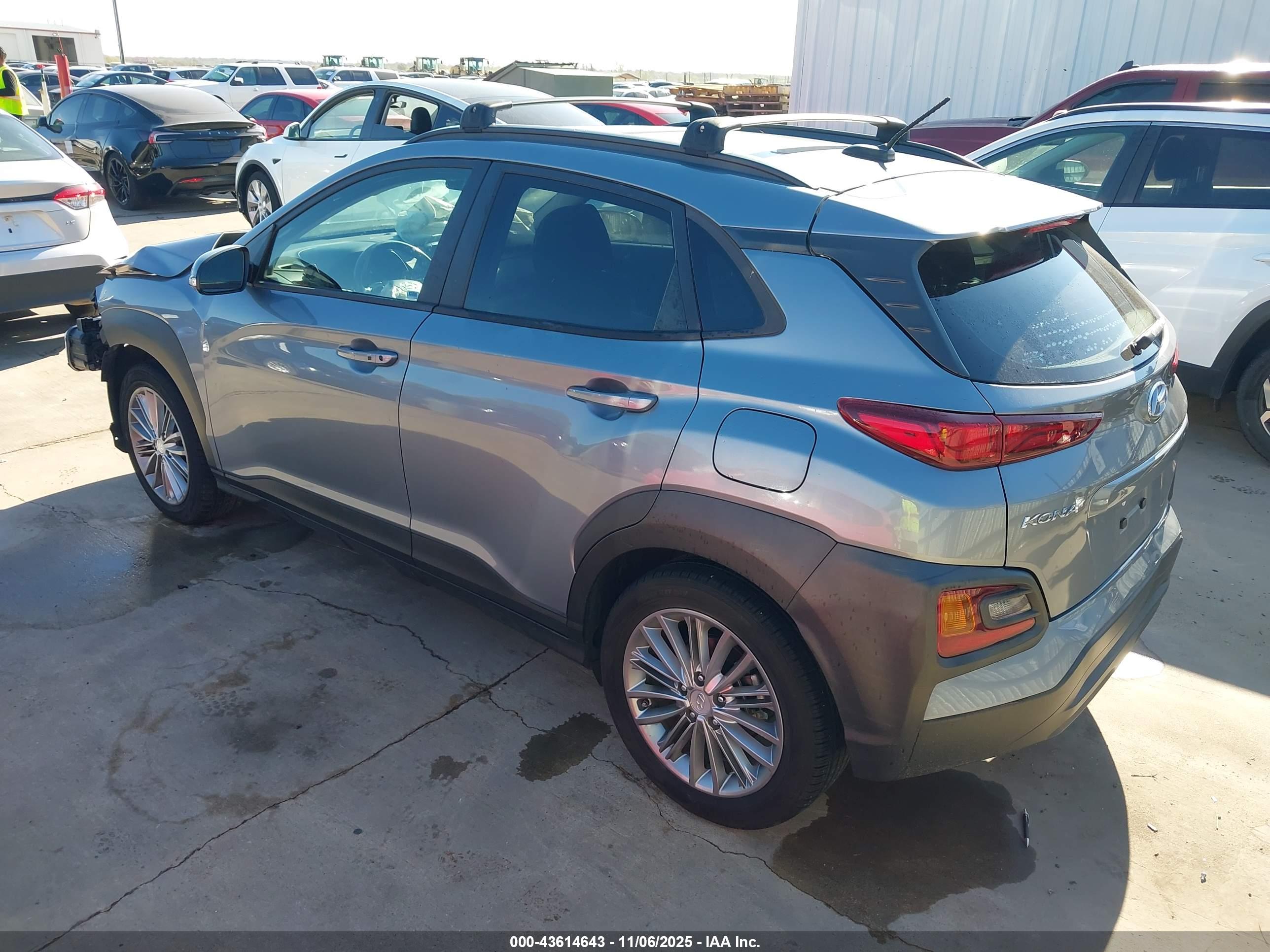 HYUNDAI KONA image 3