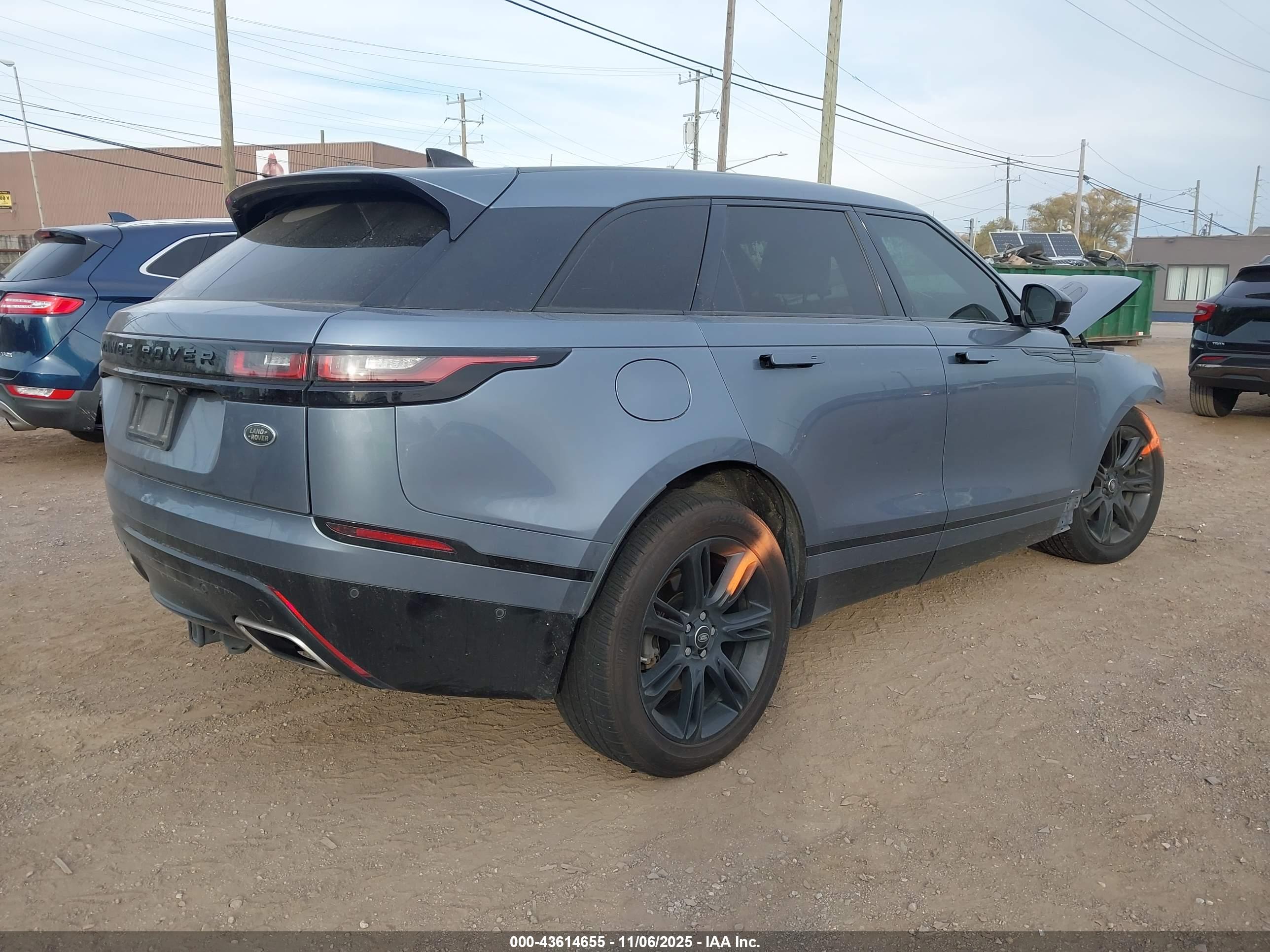 LAND ROVER image 4