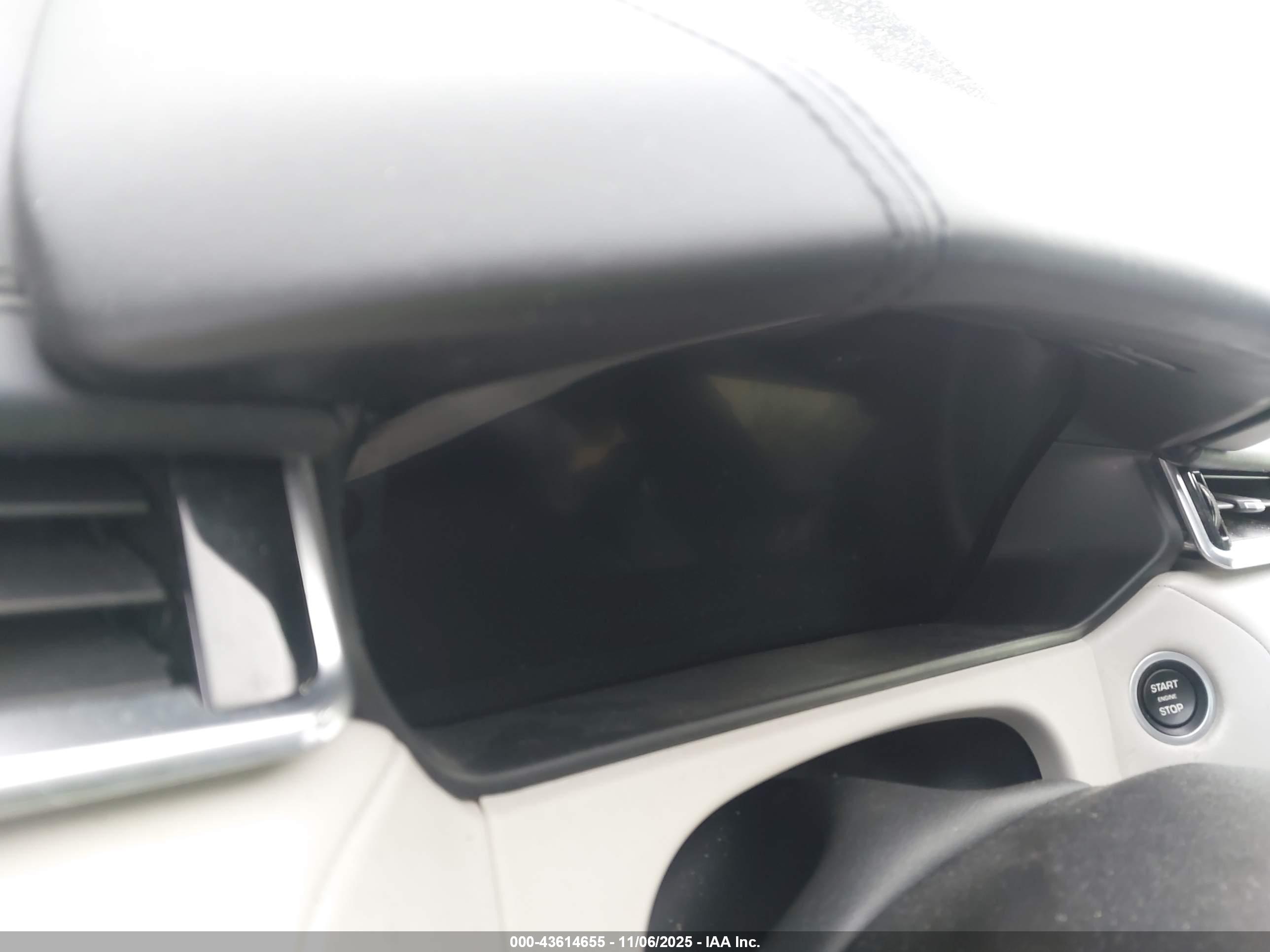 LAND ROVER image 7