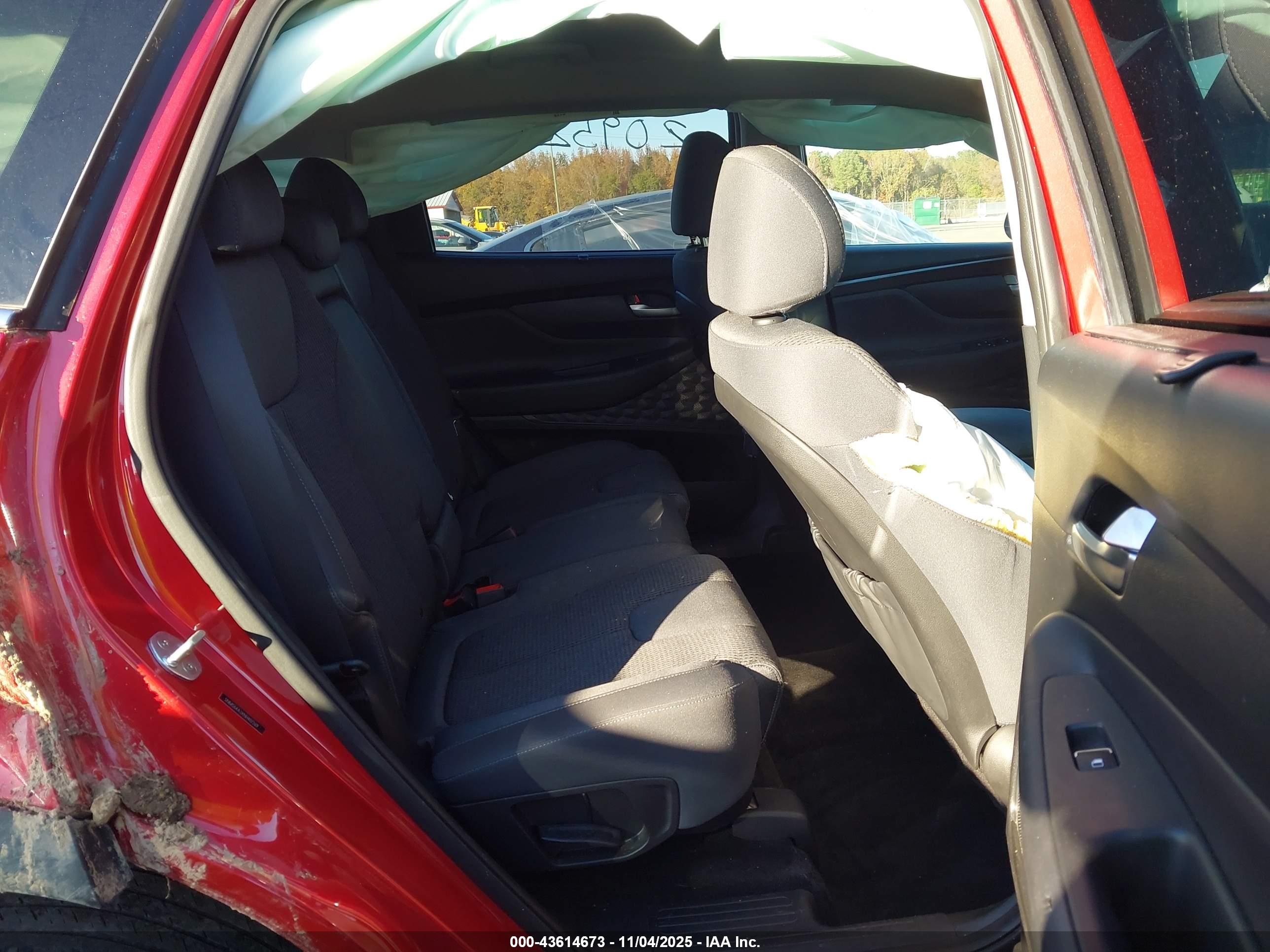HYUNDAI SANTA image 8