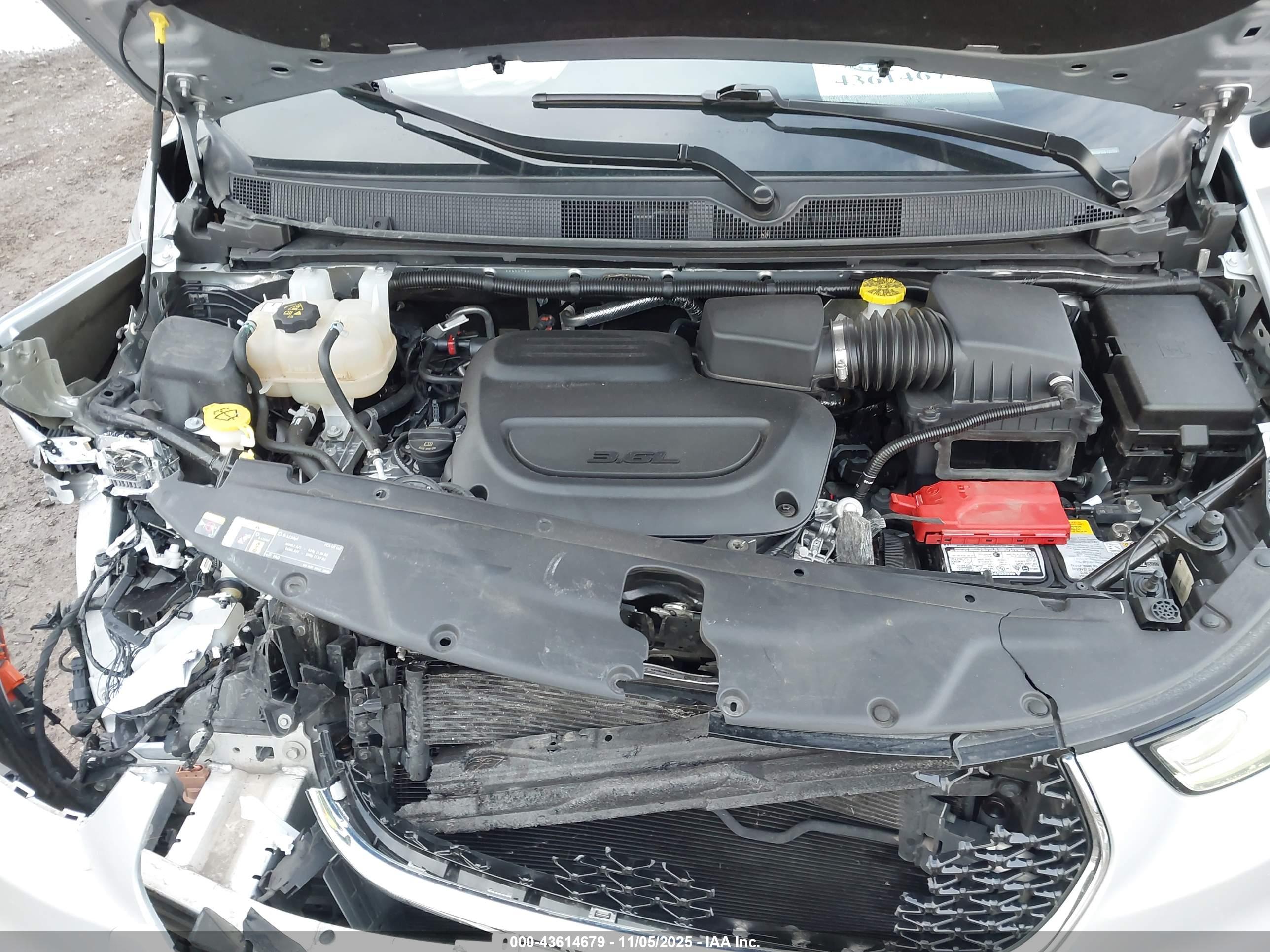 CHRYSLER PACIFICA image 10