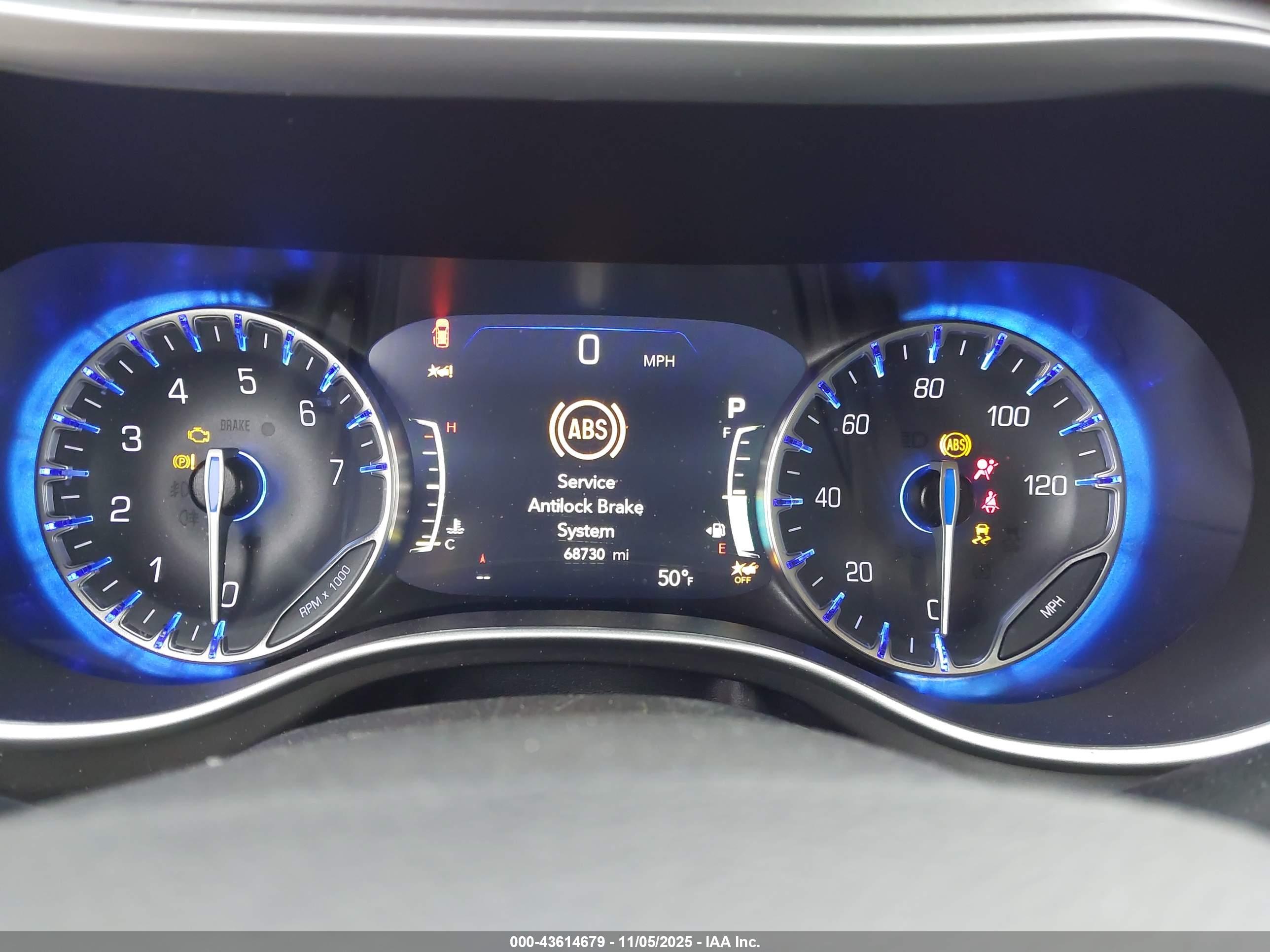 CHRYSLER PACIFICA image 7