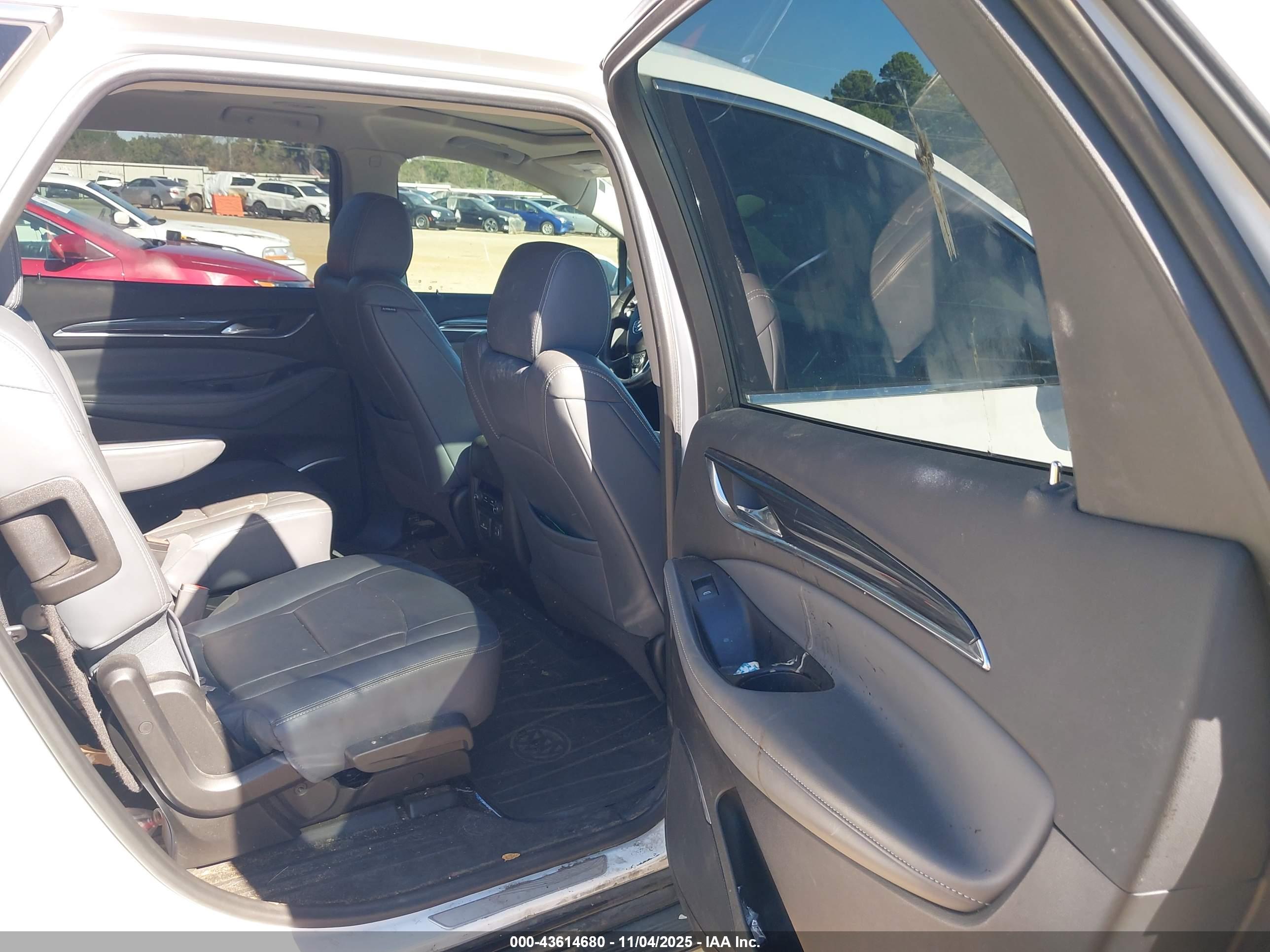 BUICK ENCLAVE image 8