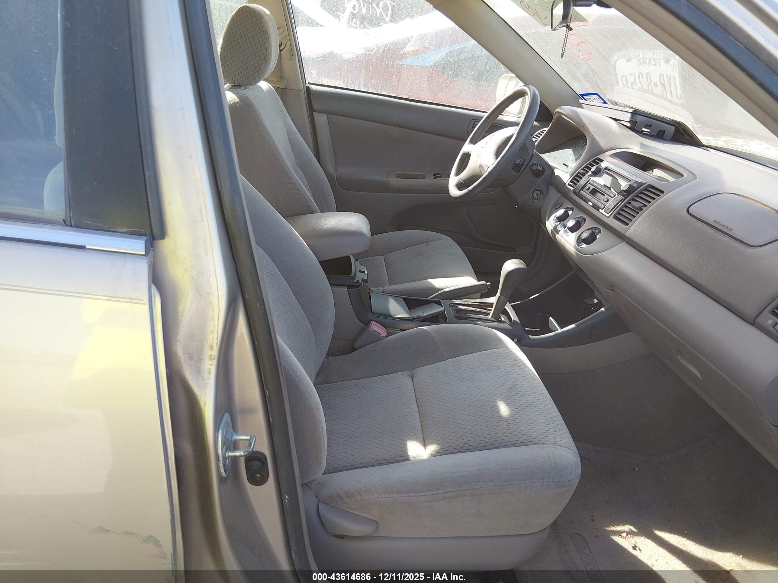 TOYOTA CAMRY image 5