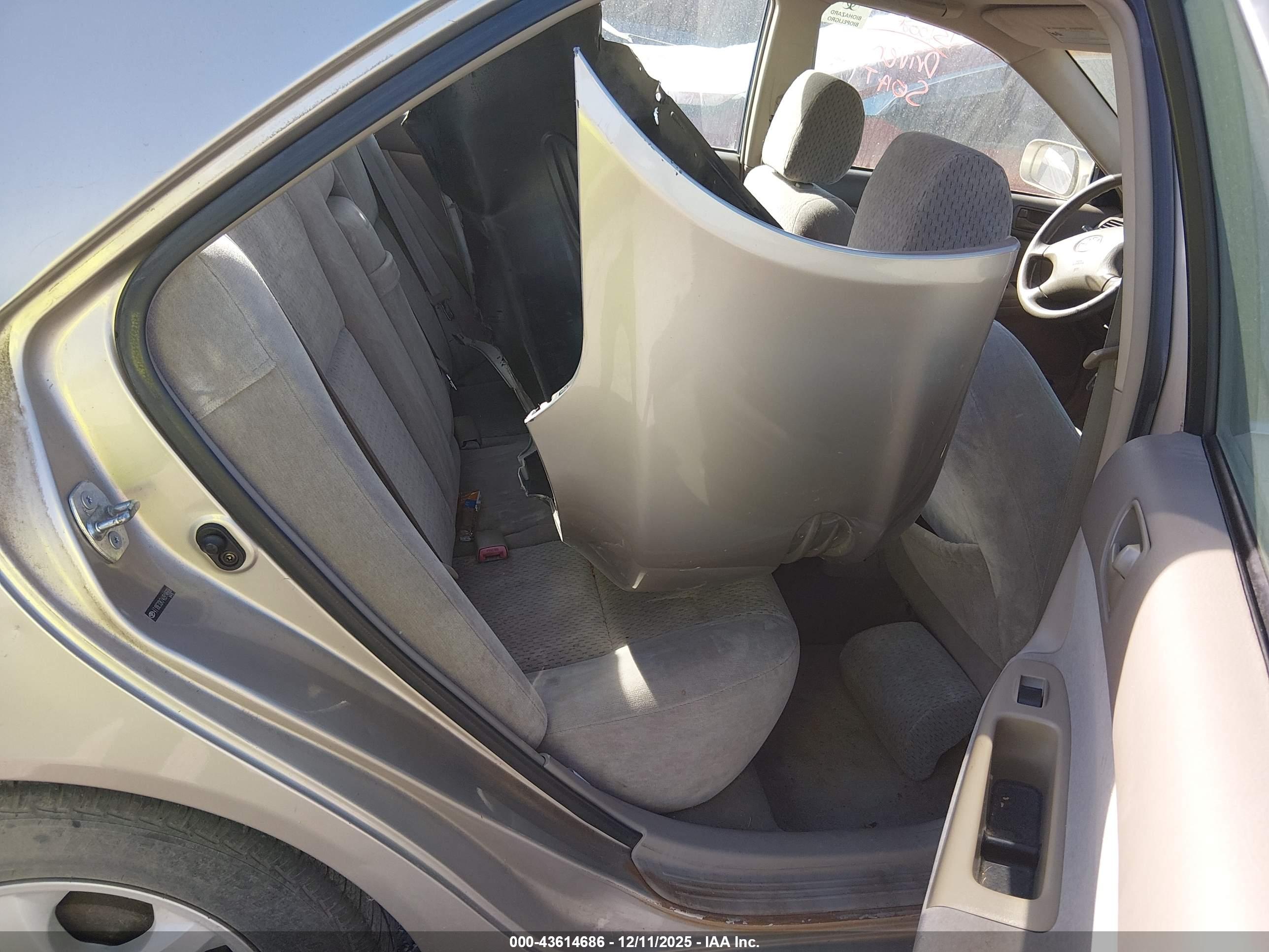 TOYOTA CAMRY image 8