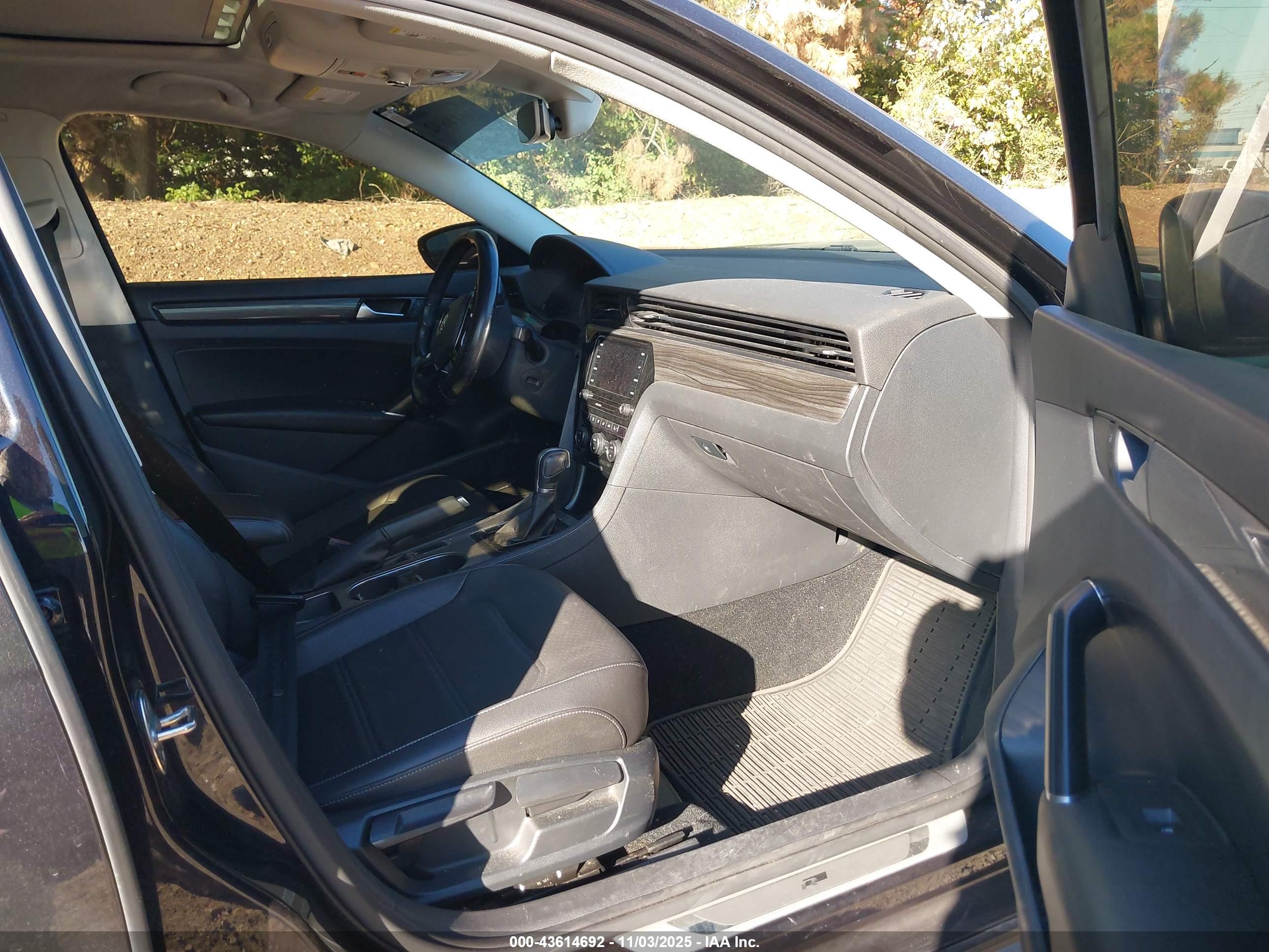 VOLKSWAGEN PASSAT image 5