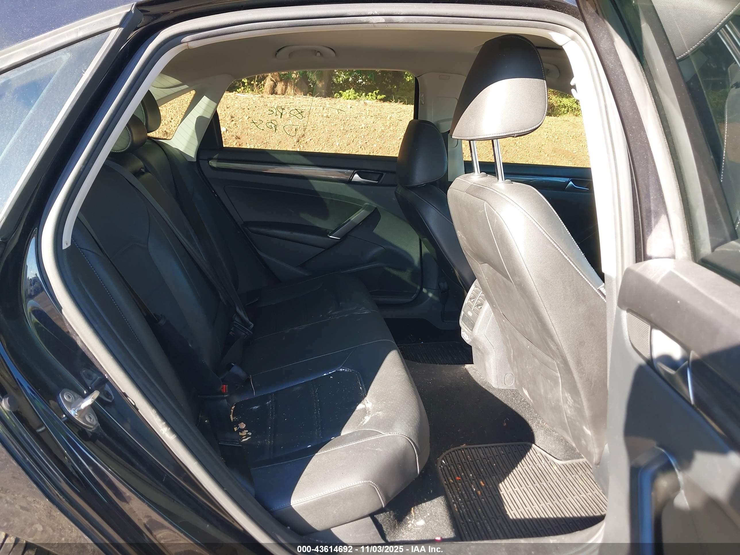 VOLKSWAGEN PASSAT image 8