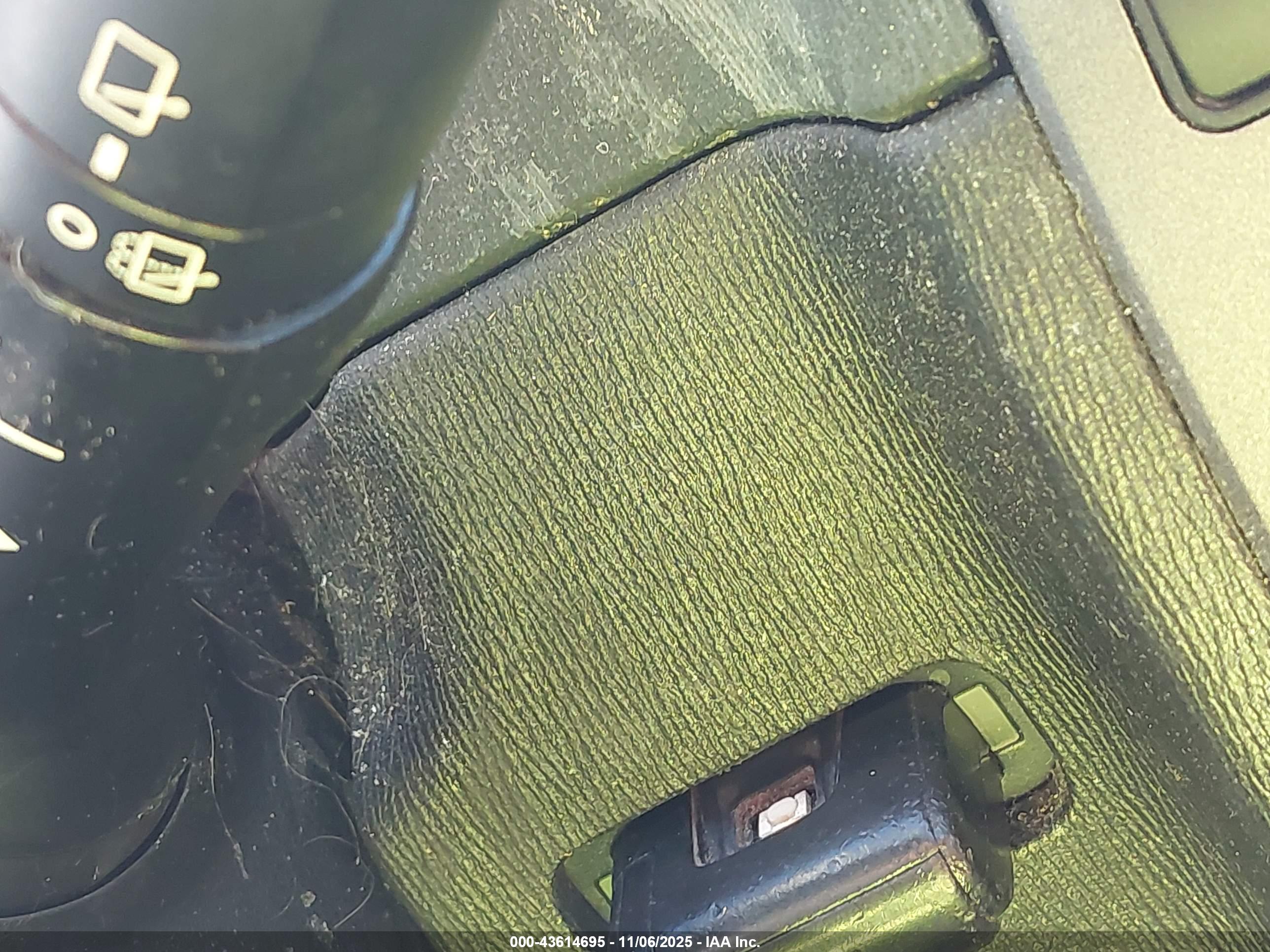 TOYOTA PRIUS image 11