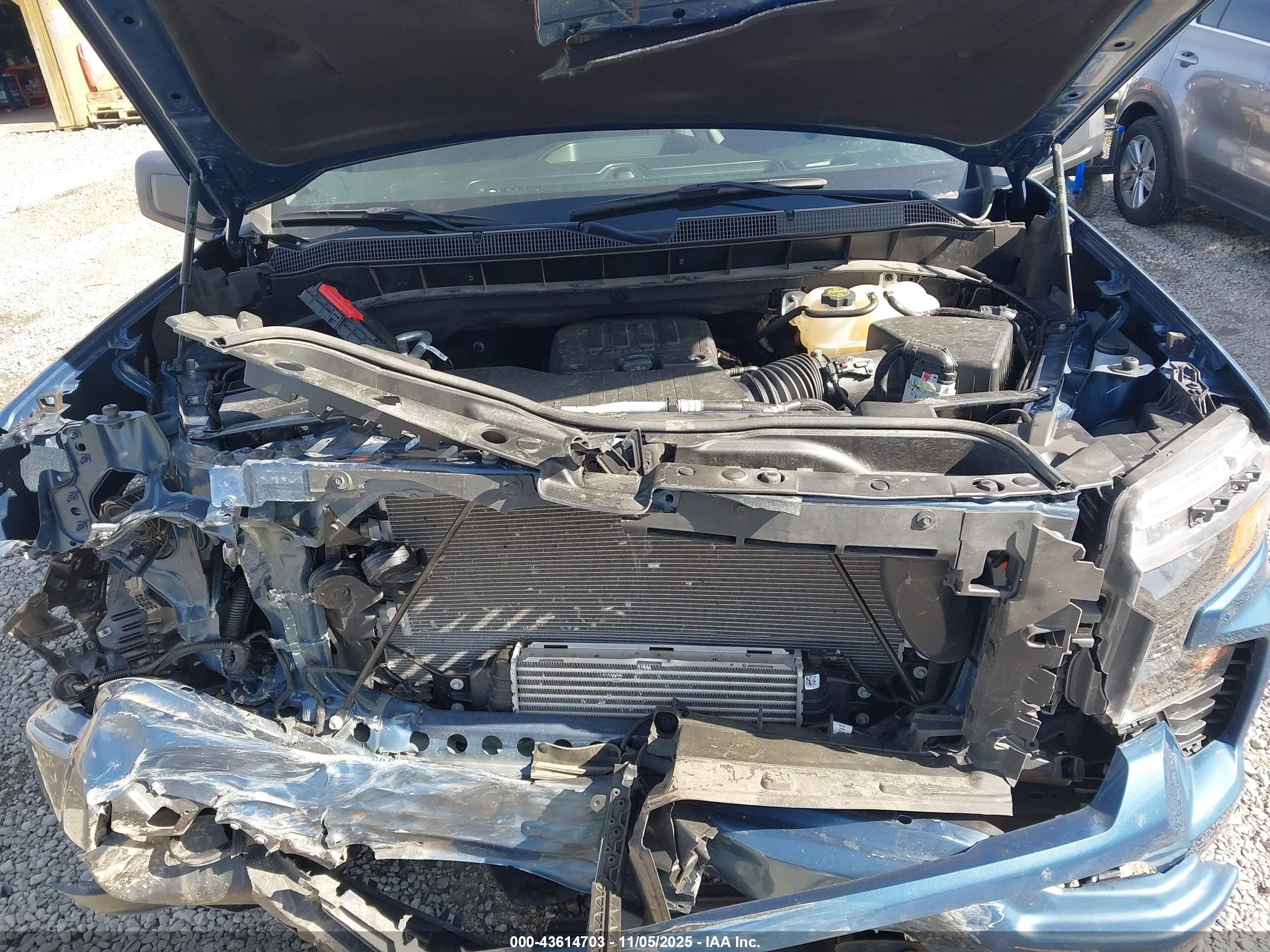 CHEVROLET SILVERADO image 10