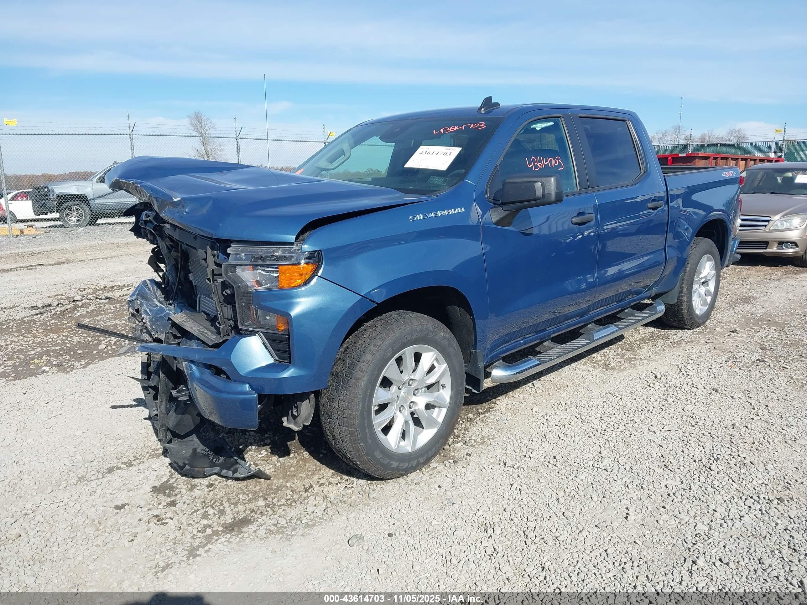 CHEVROLET SILVERADO image 2