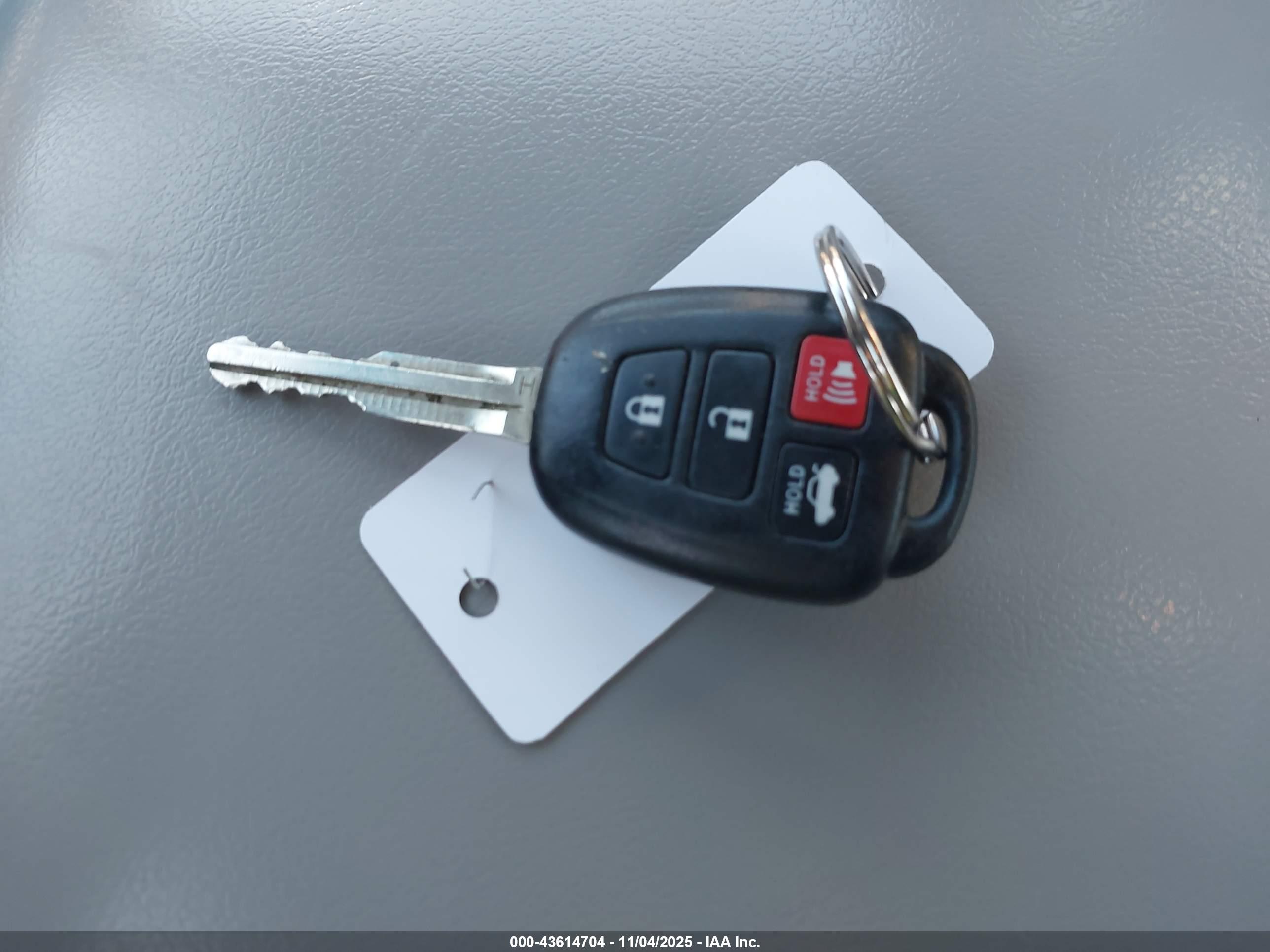 TOYOTA CAMRY image 11