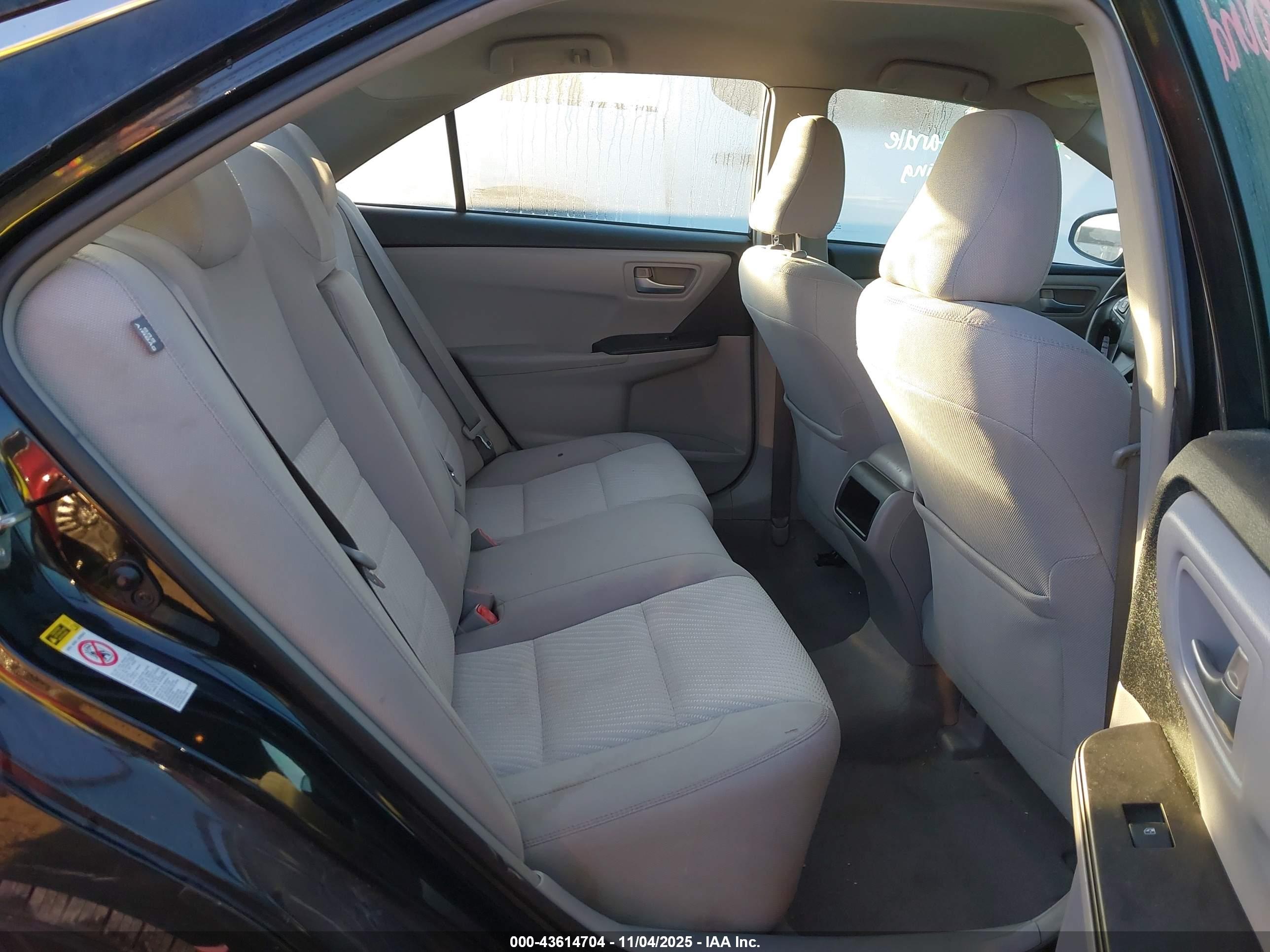 TOYOTA CAMRY image 8