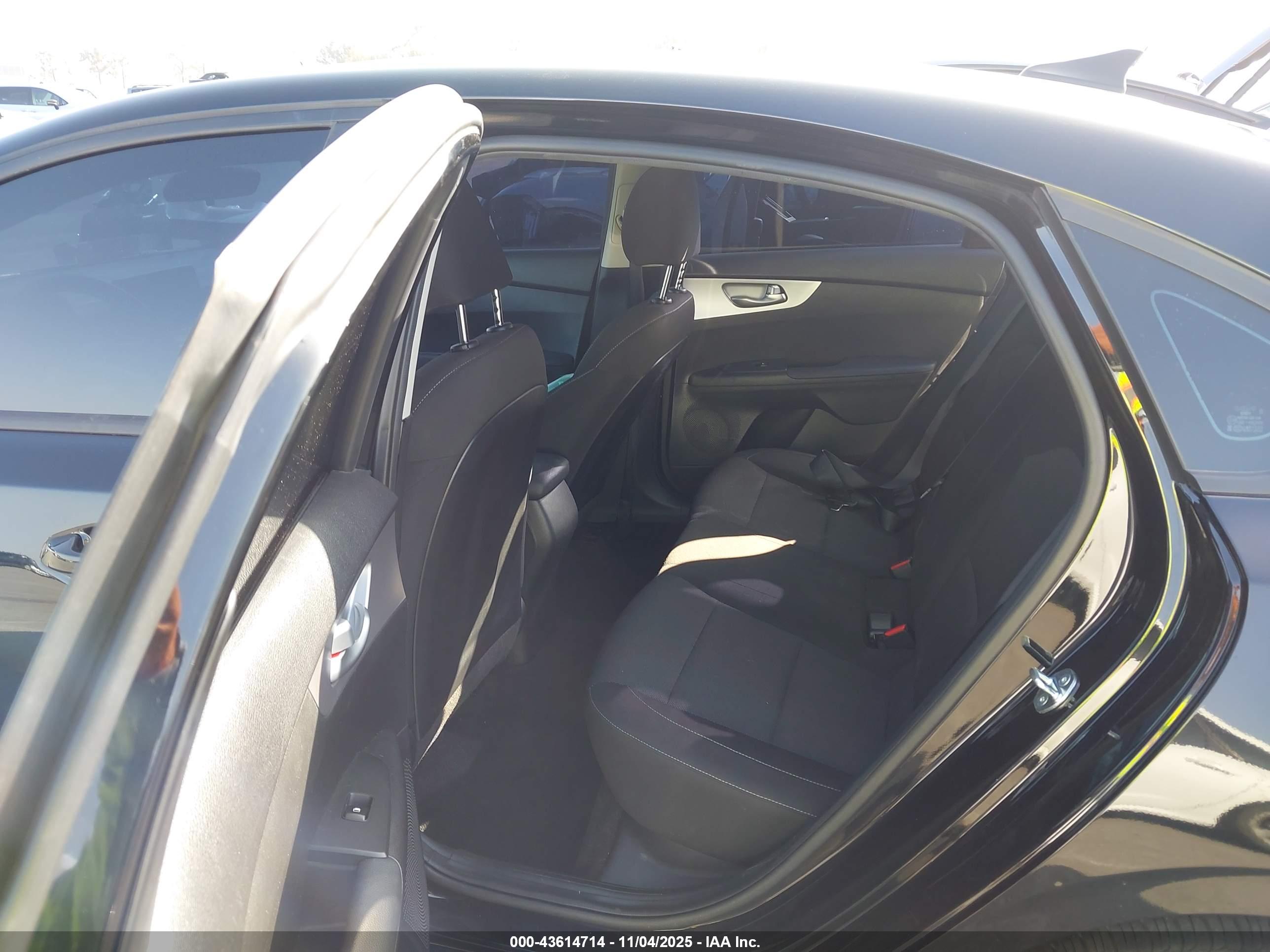 KIA FORTE image 8