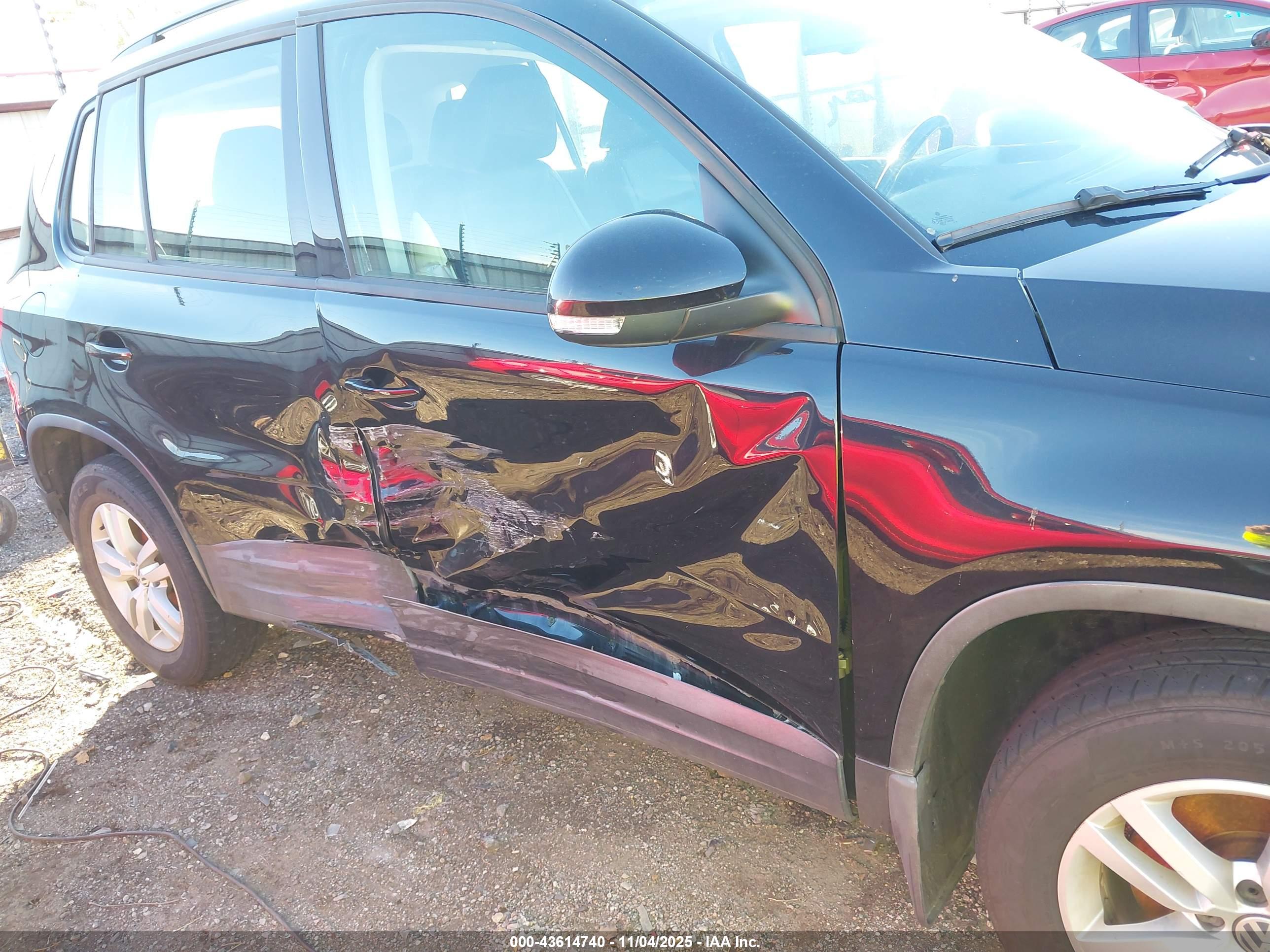 VOLKSWAGEN TIGUAN image 6