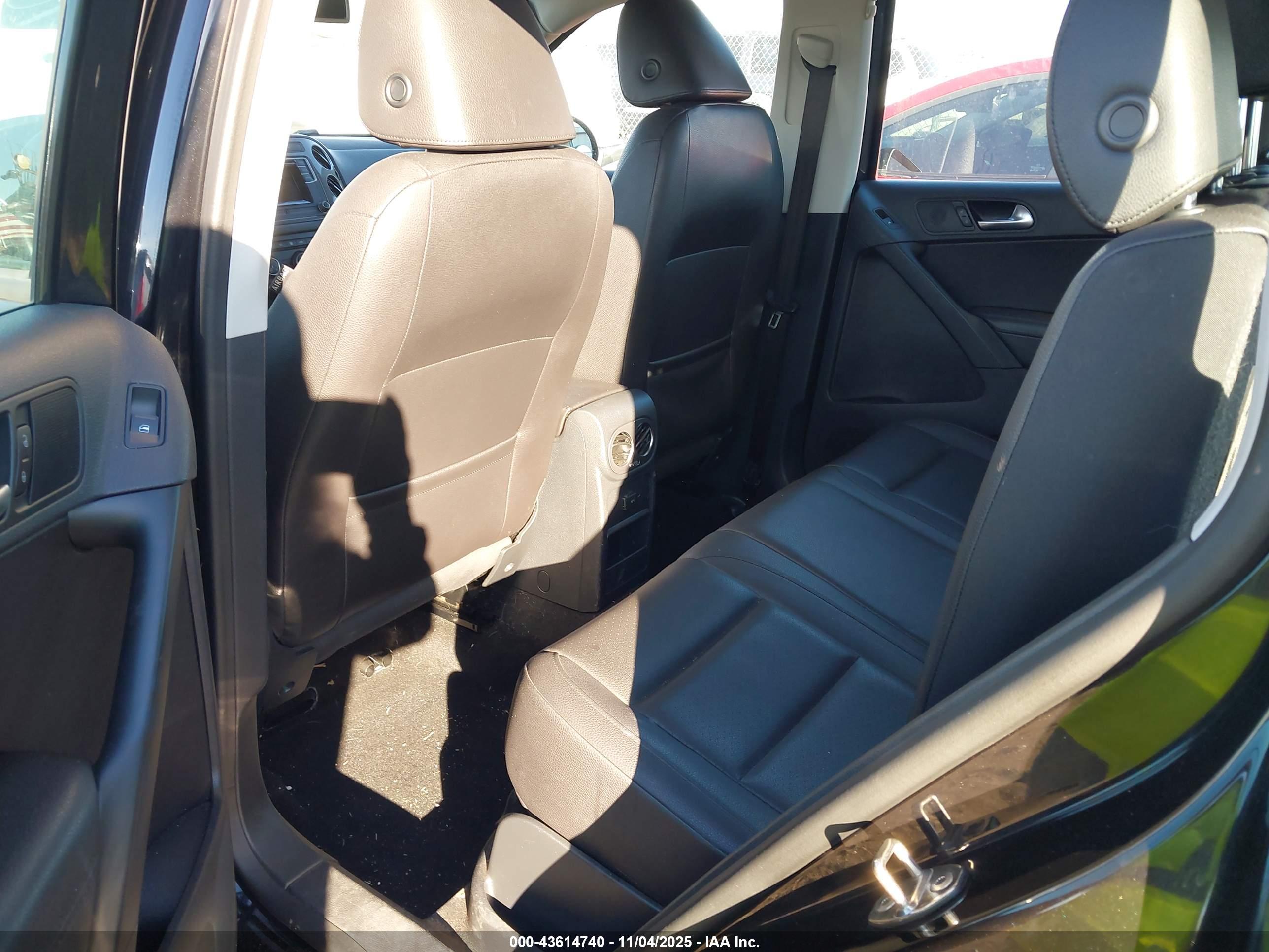 VOLKSWAGEN TIGUAN image 8