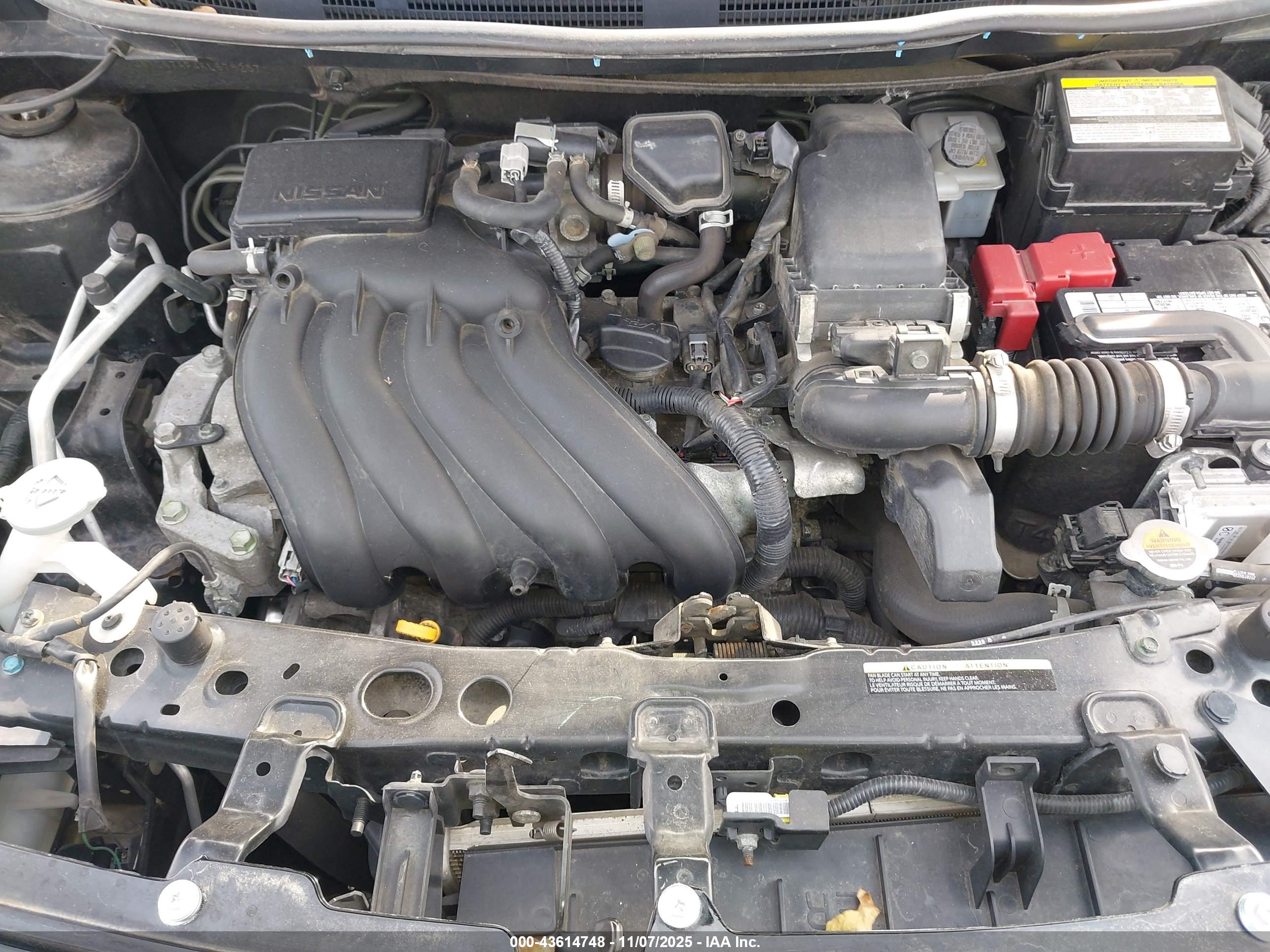 NISSAN VERSA image 10