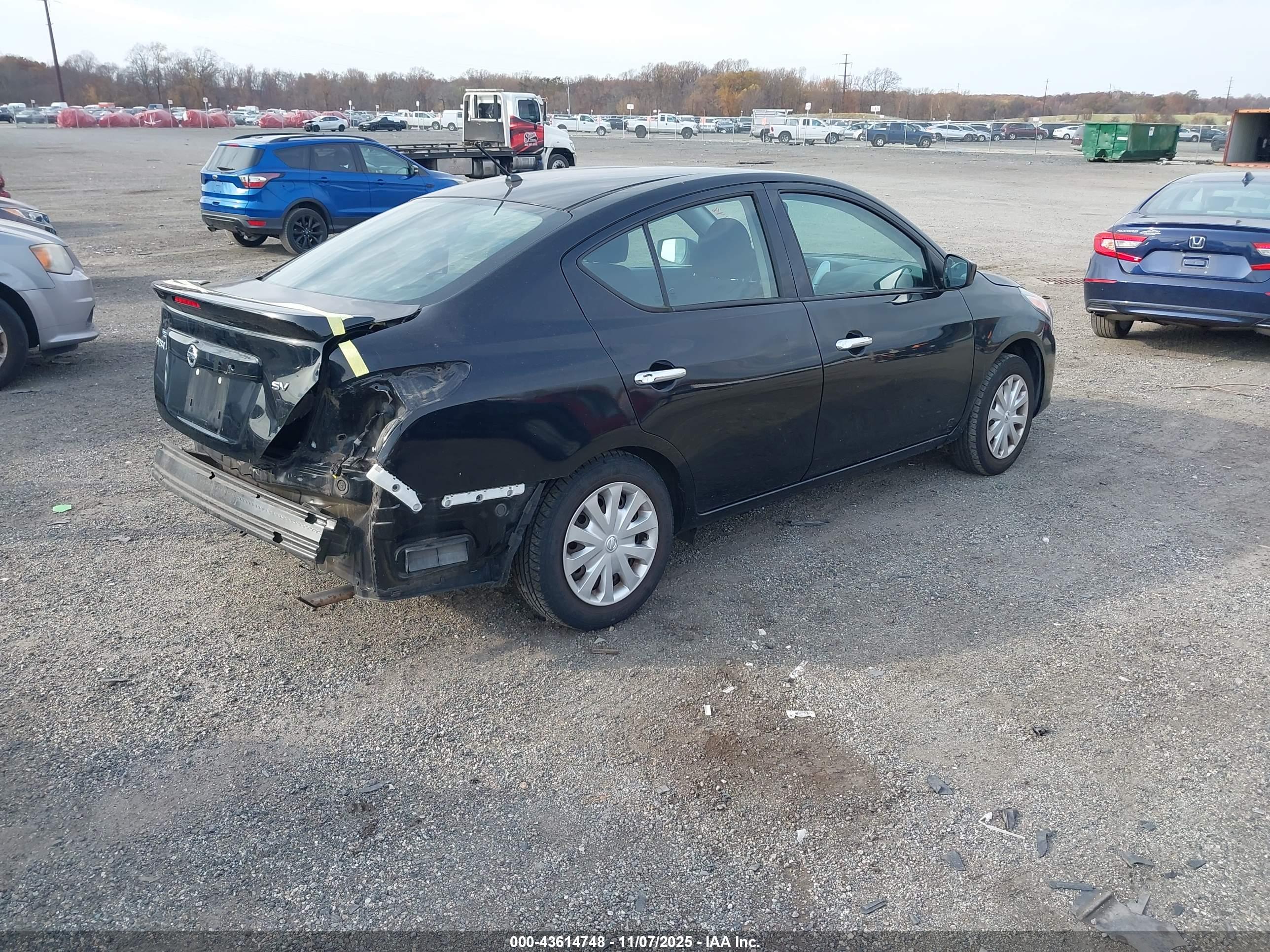 NISSAN VERSA image 4