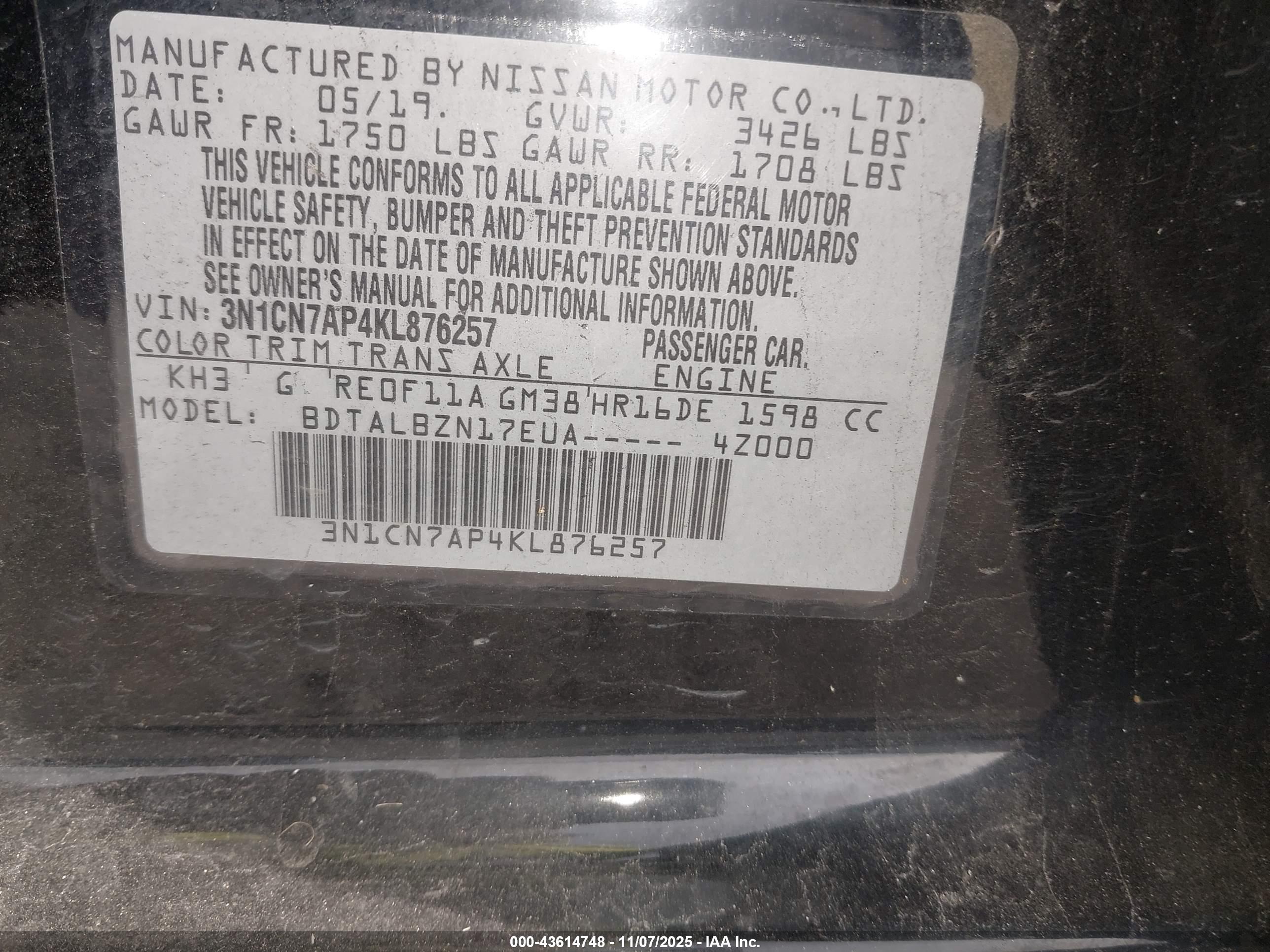 NISSAN VERSA image 9