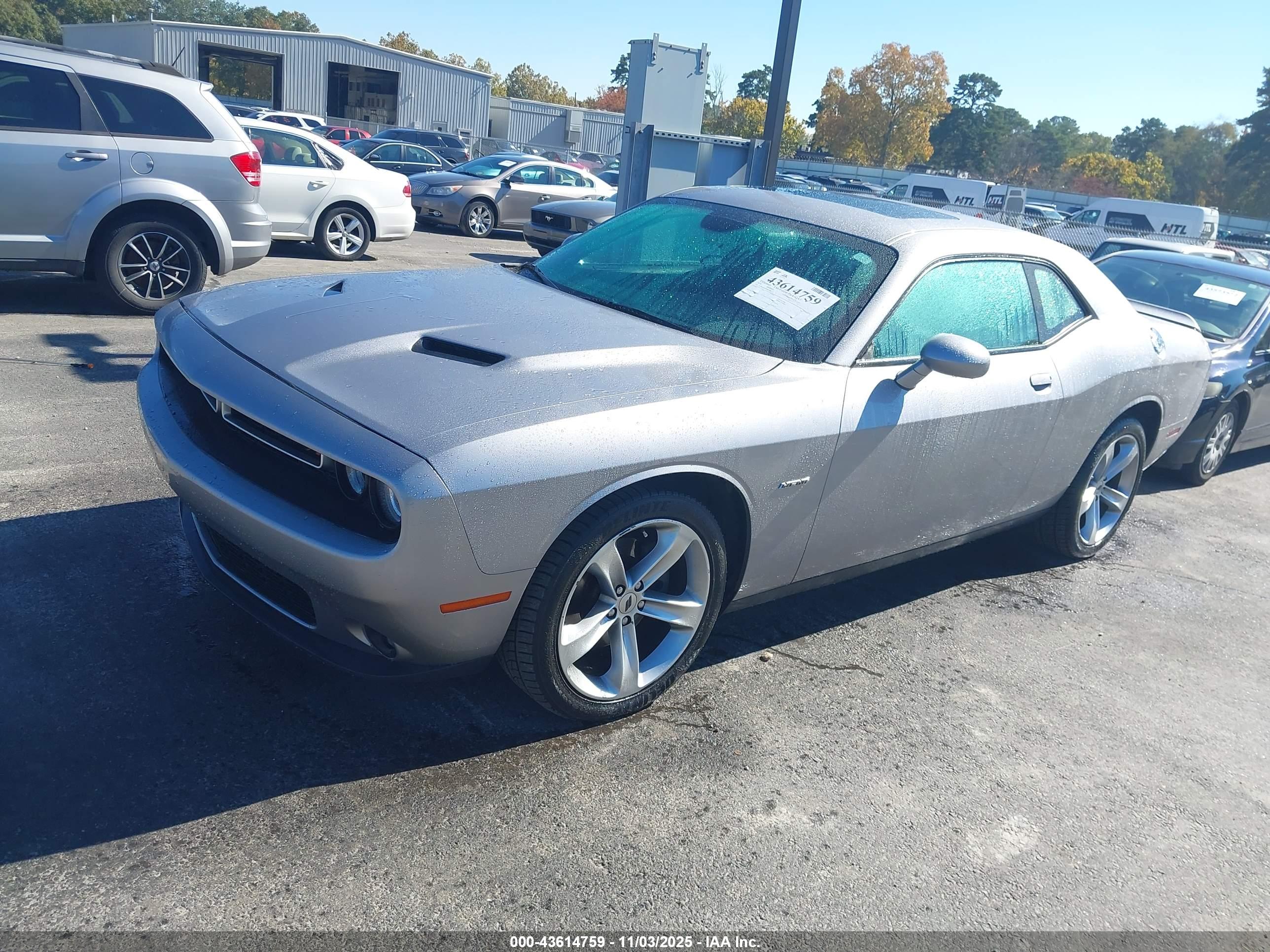 DODGE CHALLENGER image 2