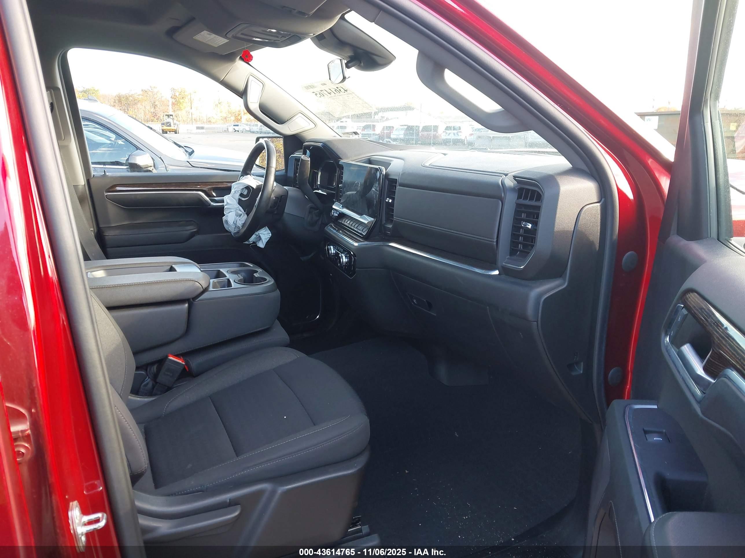 GMC SIERRA image 5
