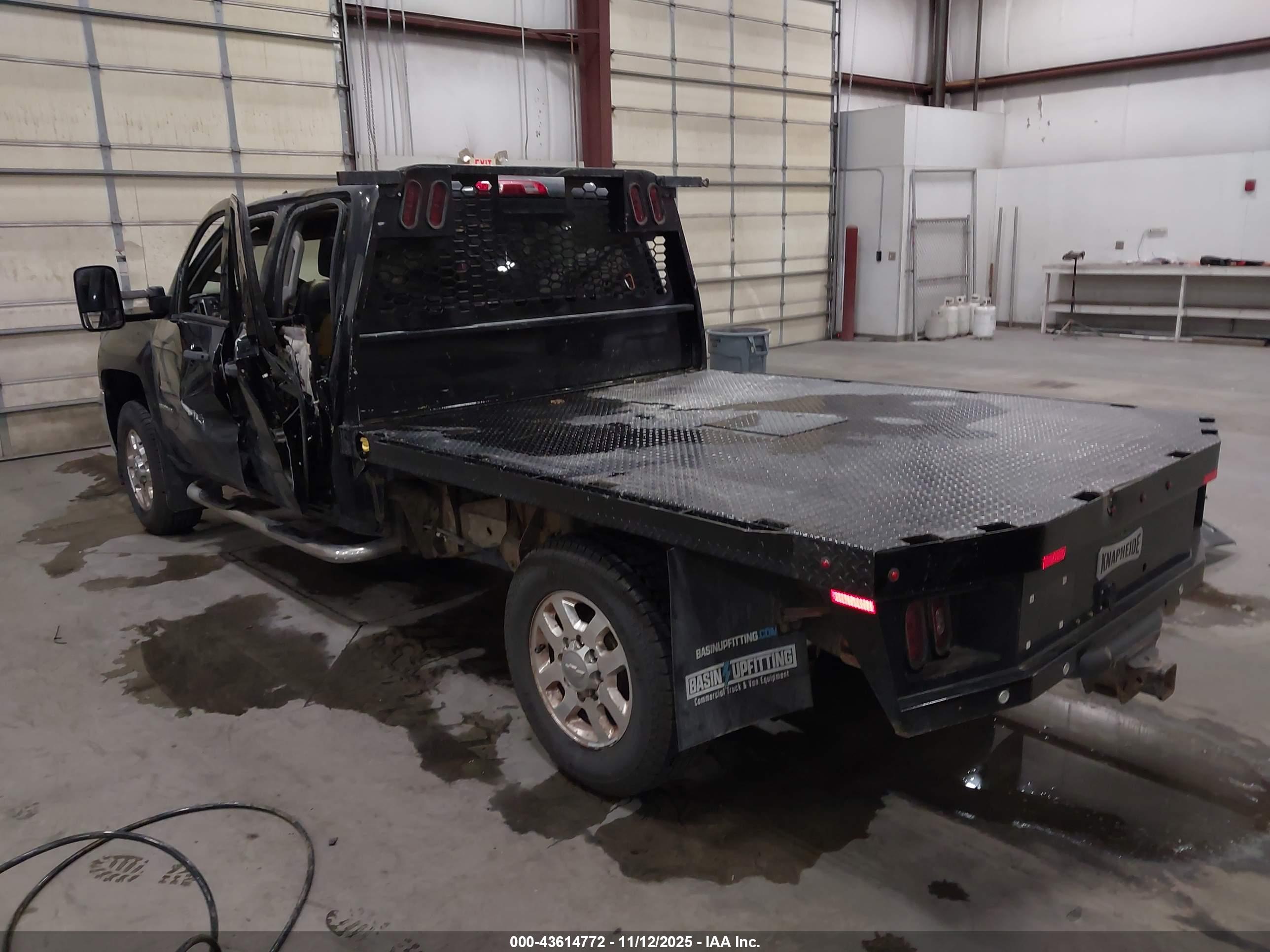 CHEVROLET SILVERADO image 4