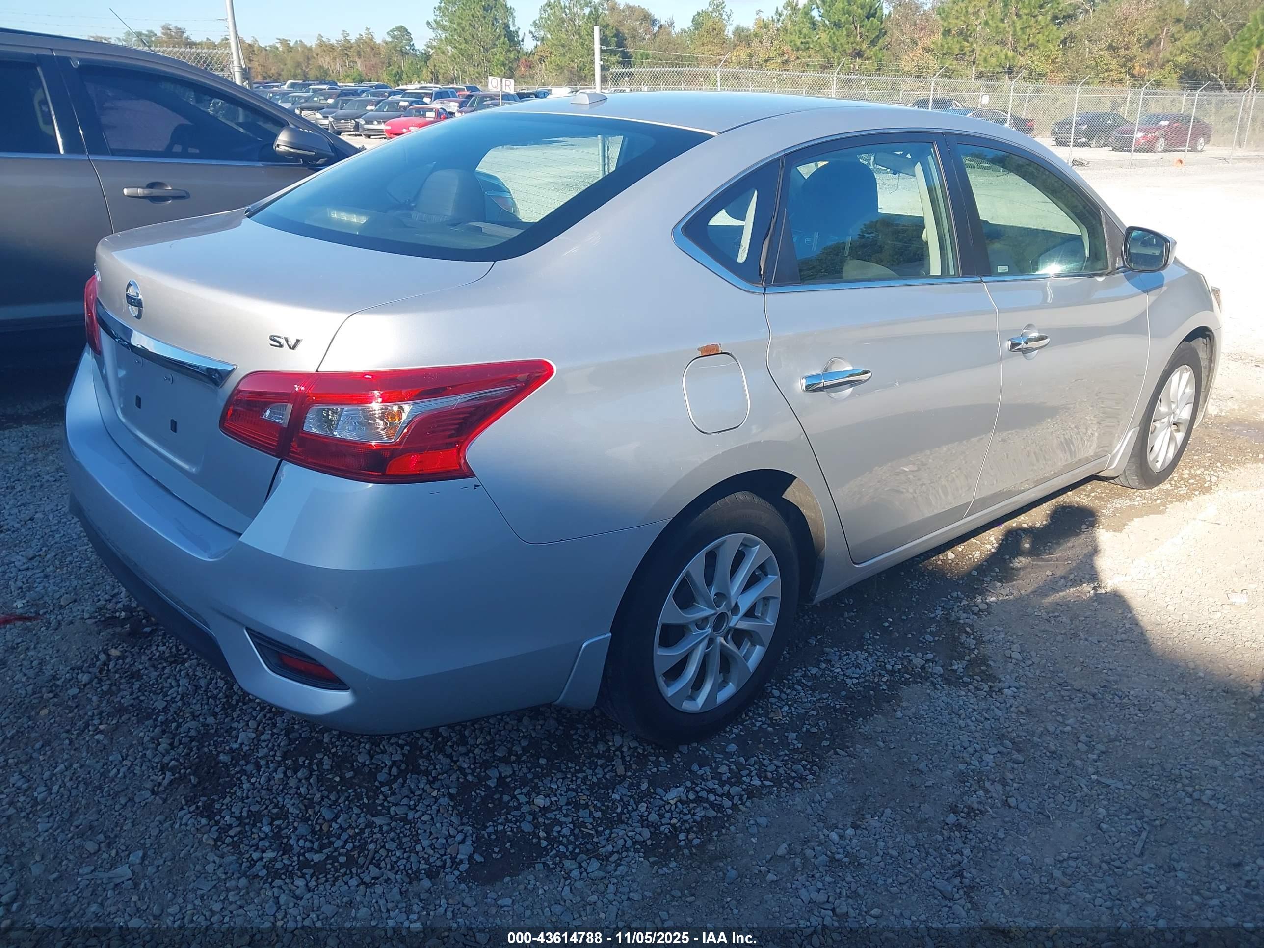NISSAN SENTRA image 4
