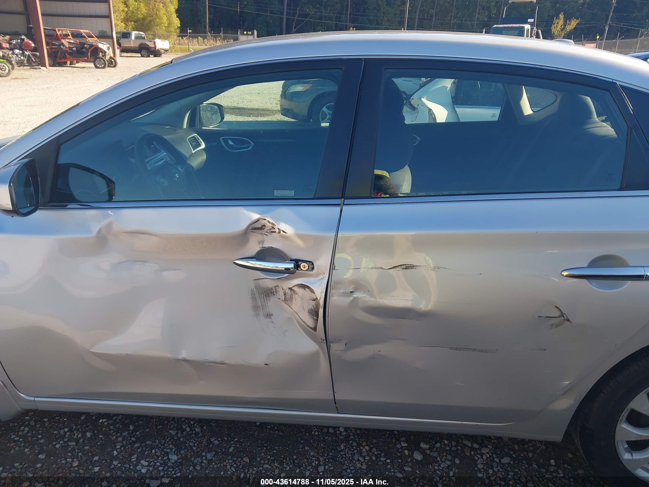NISSAN SENTRA image 6