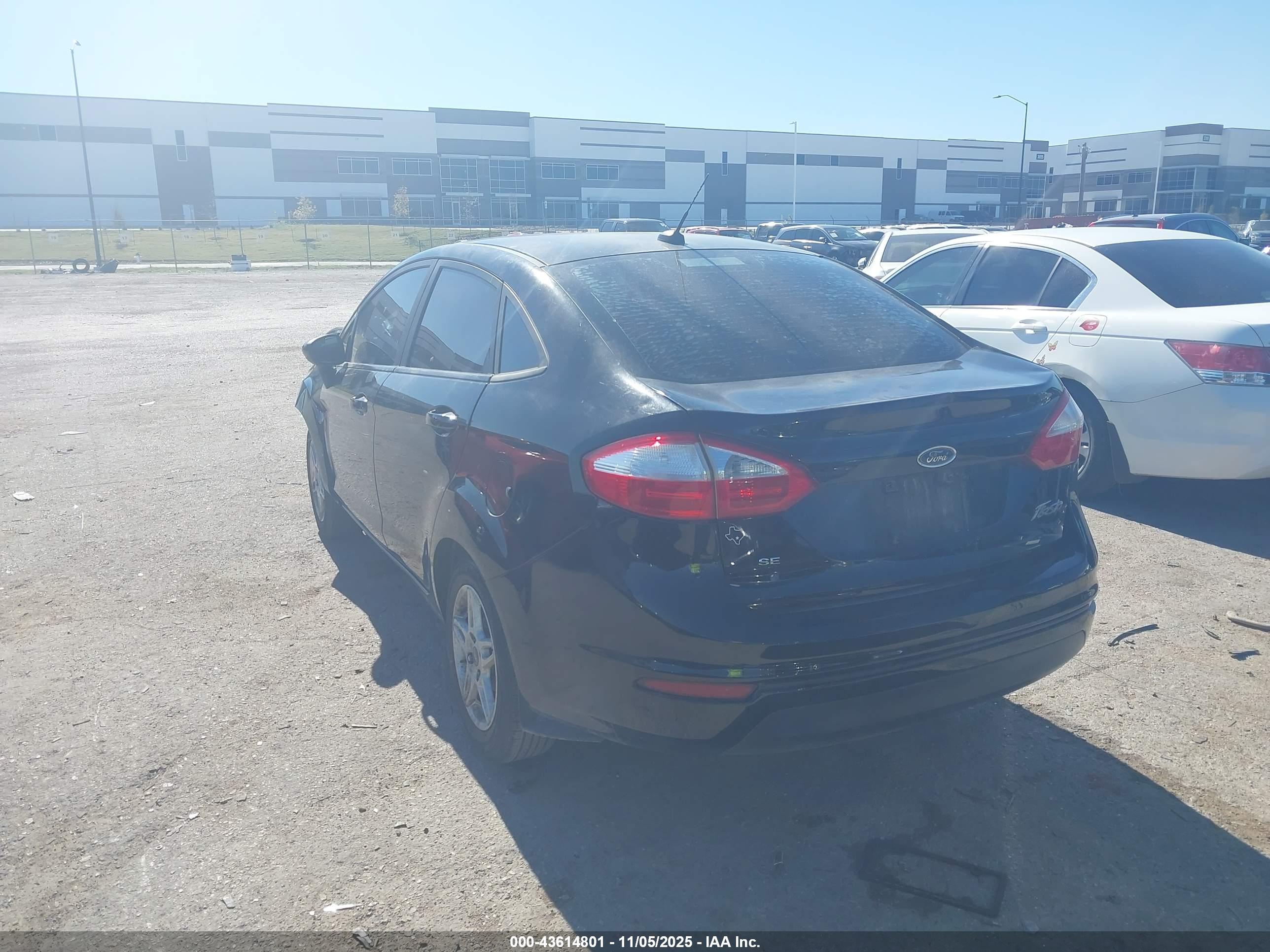FORD FIESTA image 3