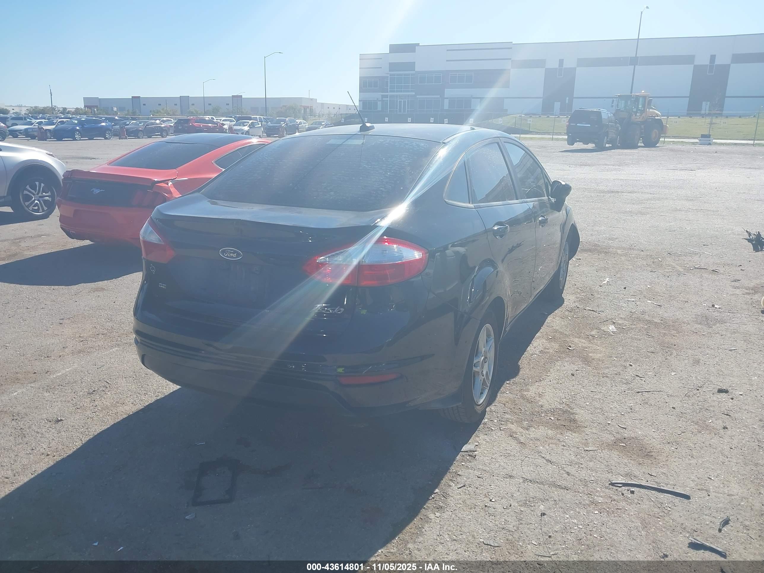 FORD FIESTA image 4
