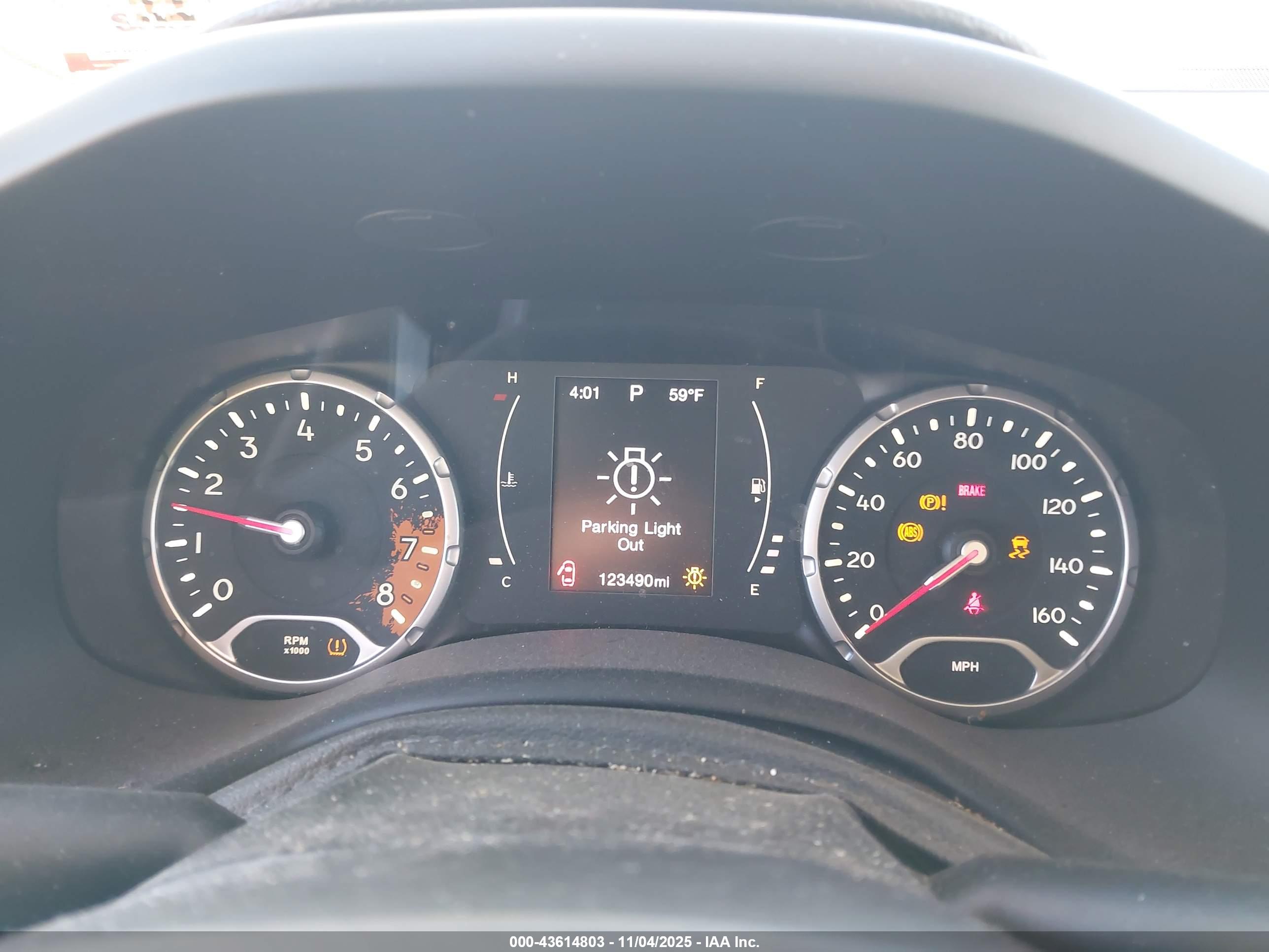 JEEP RENEGADE image 7