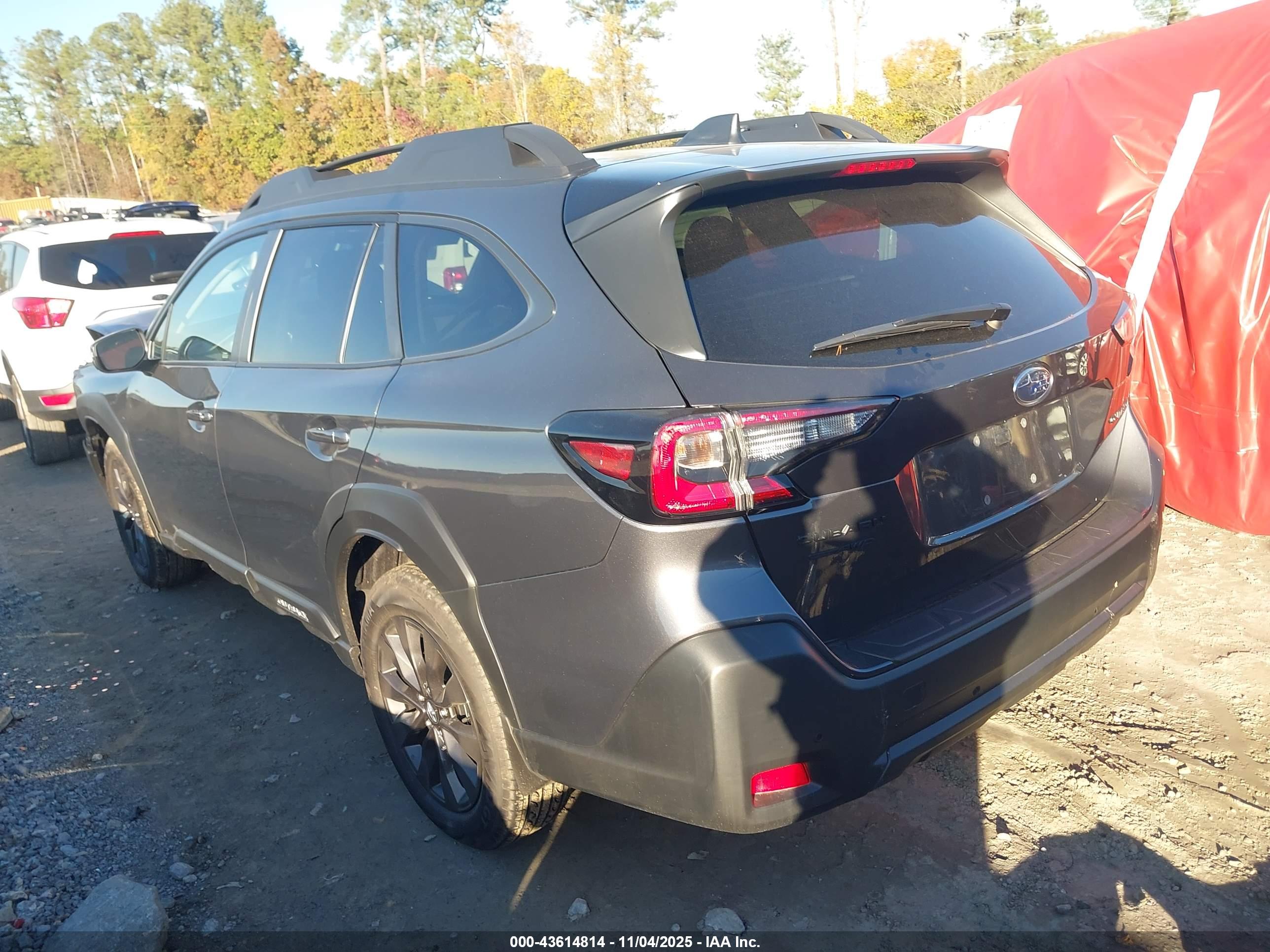SUBARU OUTBACK image 3