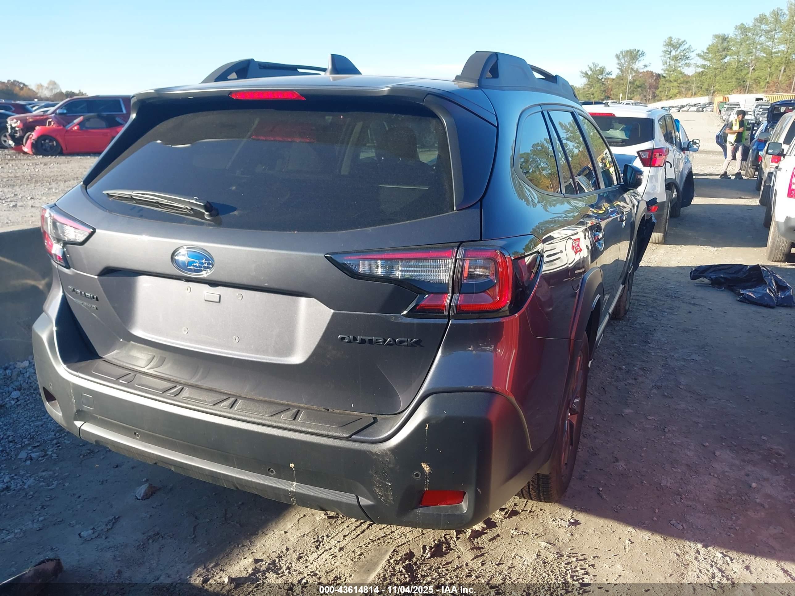 SUBARU OUTBACK image 4