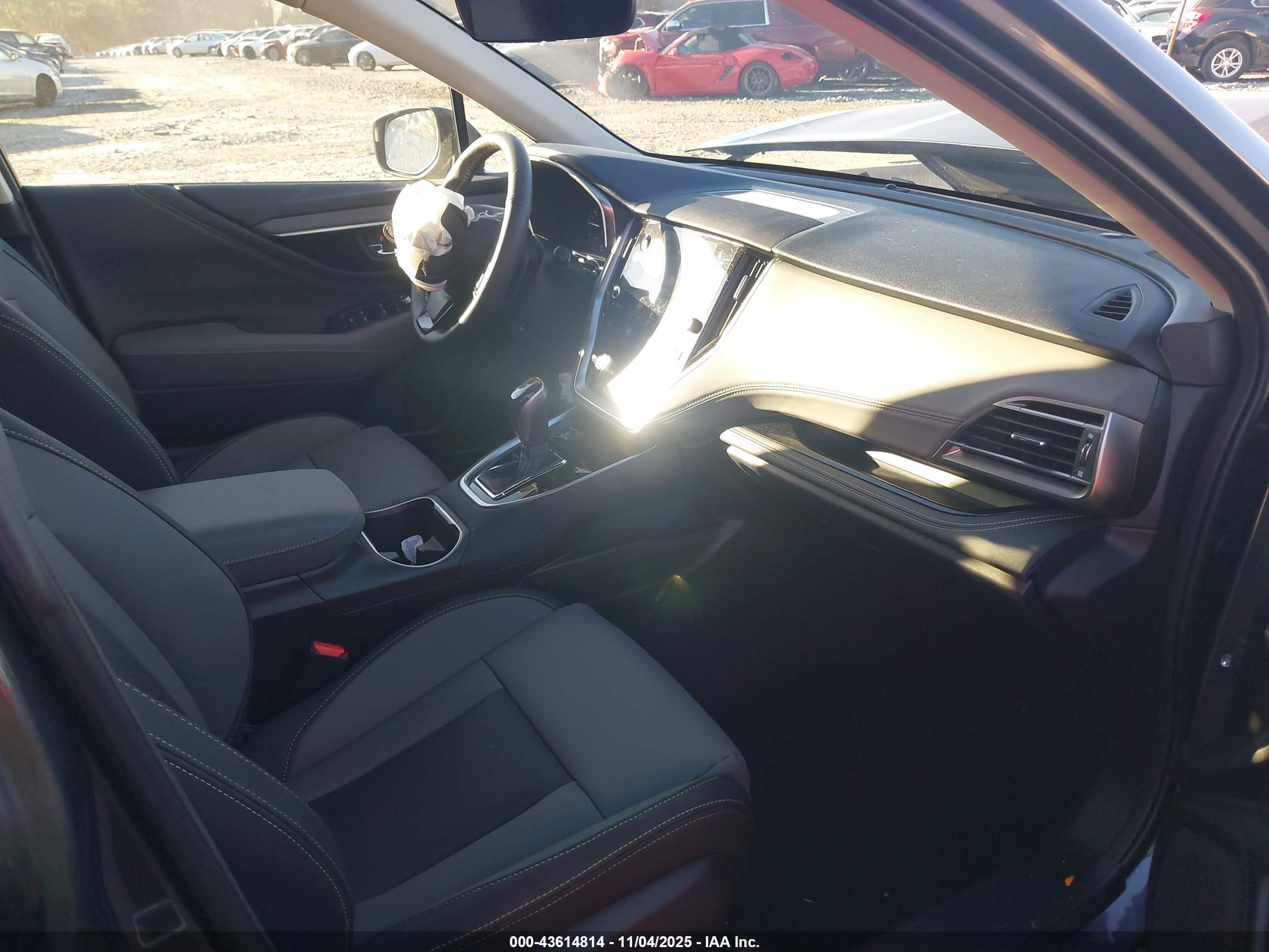 SUBARU OUTBACK image 5
