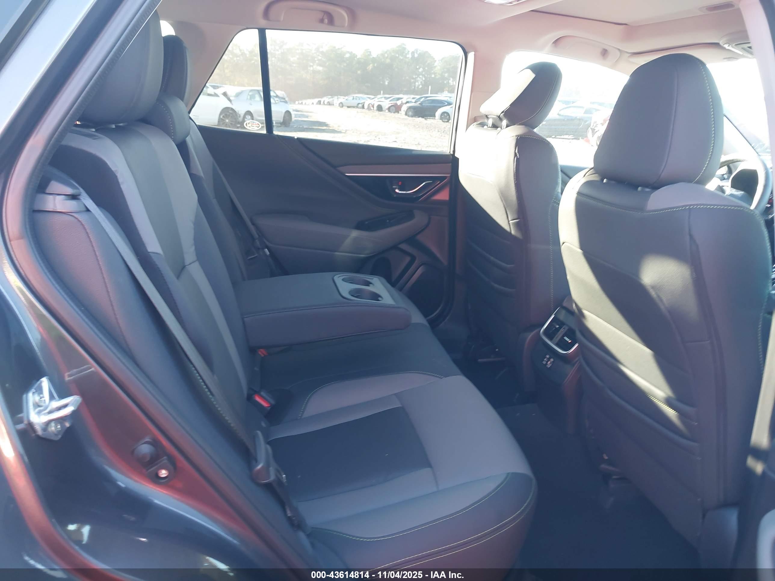SUBARU OUTBACK image 8