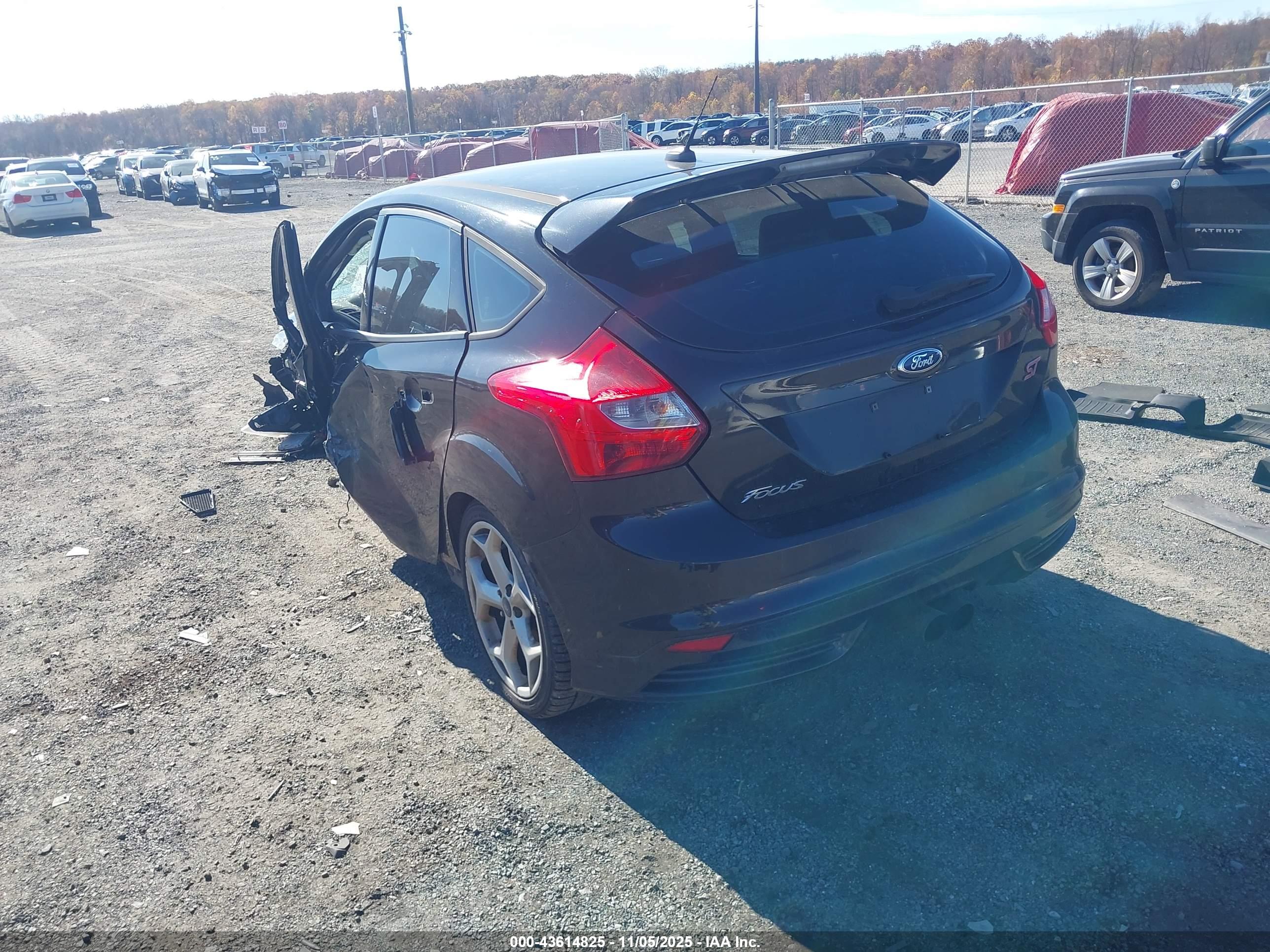 FORD FOCUS image 3