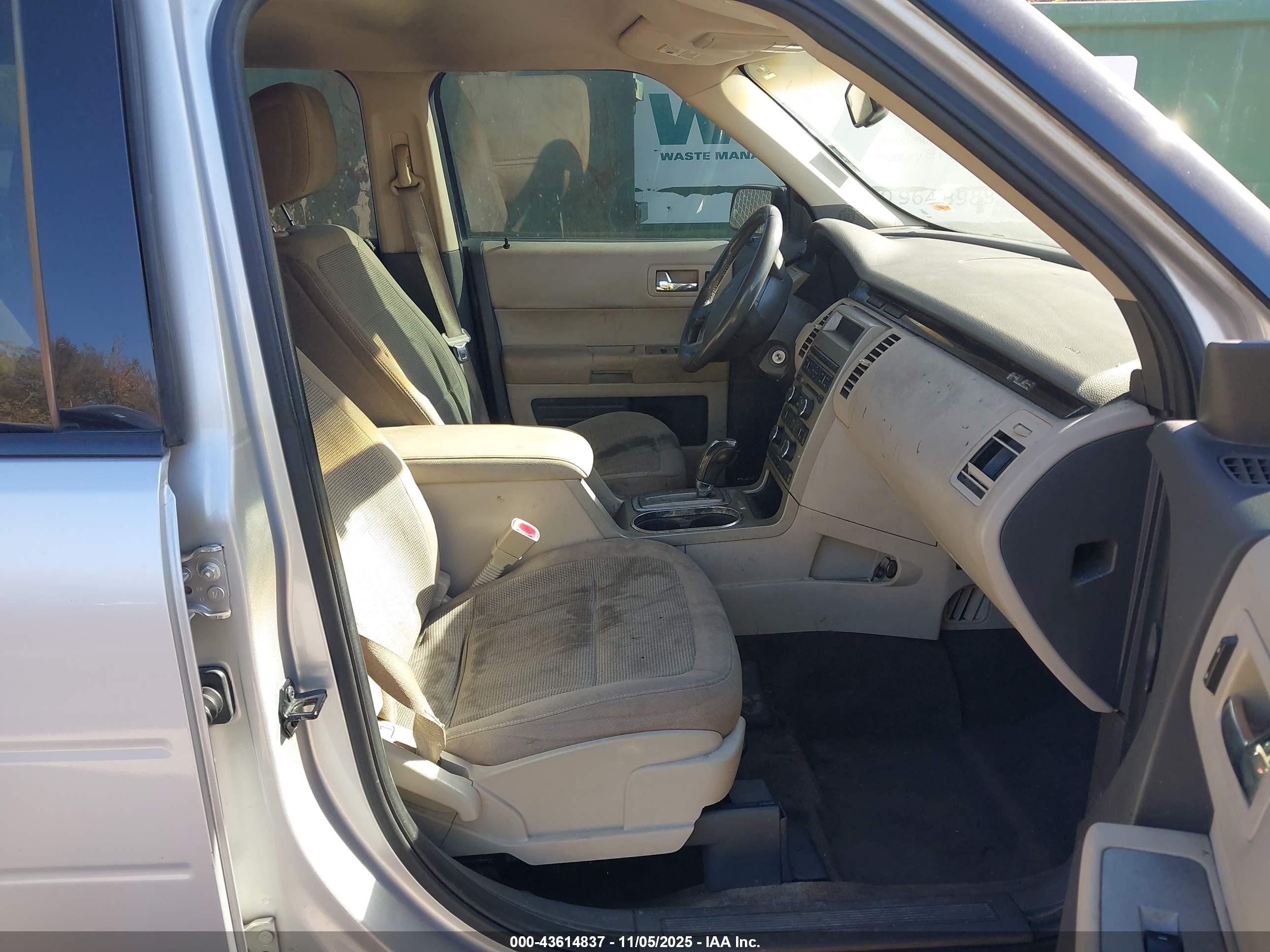 FORD FLEX image 5