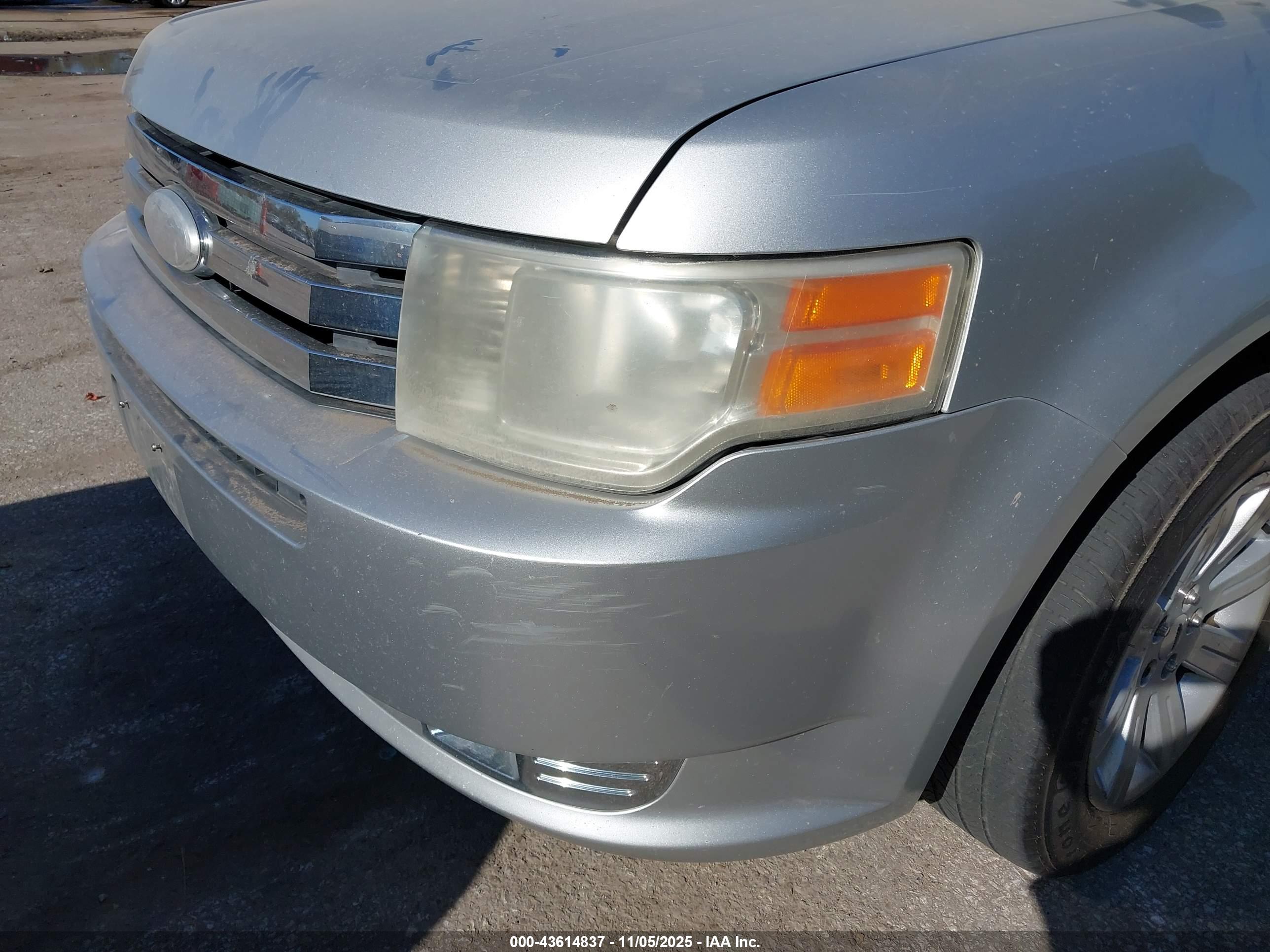 FORD FLEX image 6