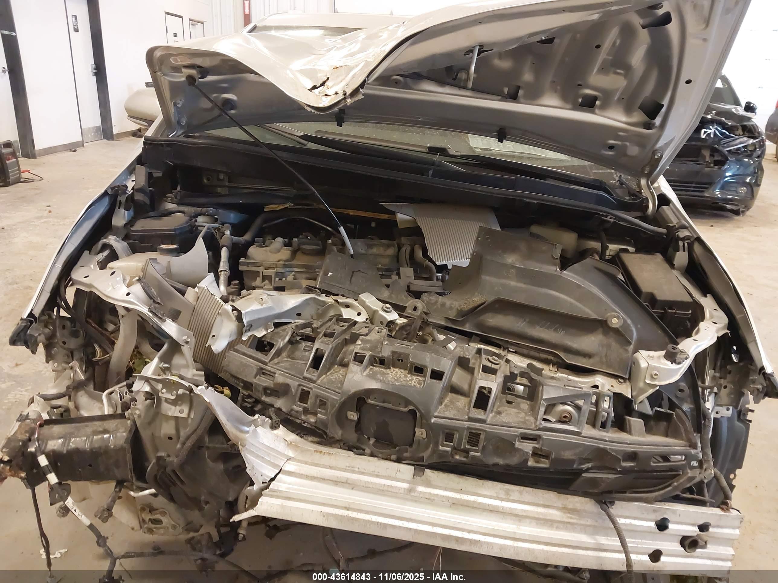 TOYOTA PRIUS image 10